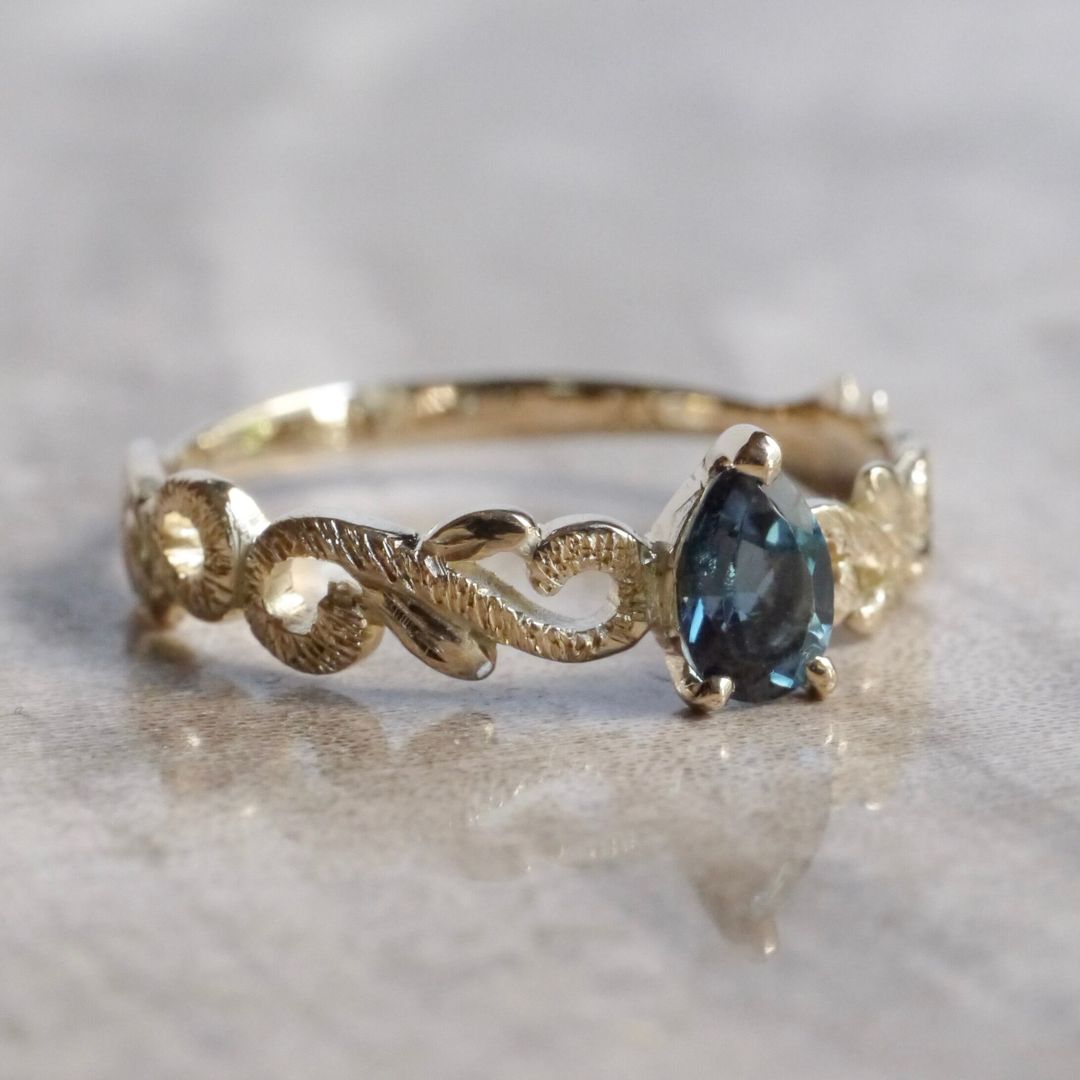 雫 − SHIZUKU − K10 タンザナイトリング | Ai Kaminaga｜Coastal Jewelry