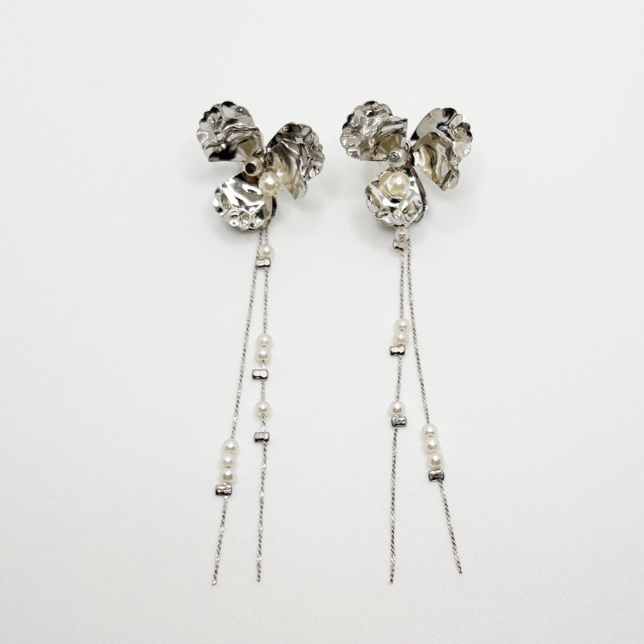 フラワーラインピアス