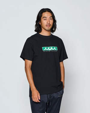 【予約販売3月下旬～4月中旬入荷】muta MARINE × ACANTHUS ボックスロゴ Tee