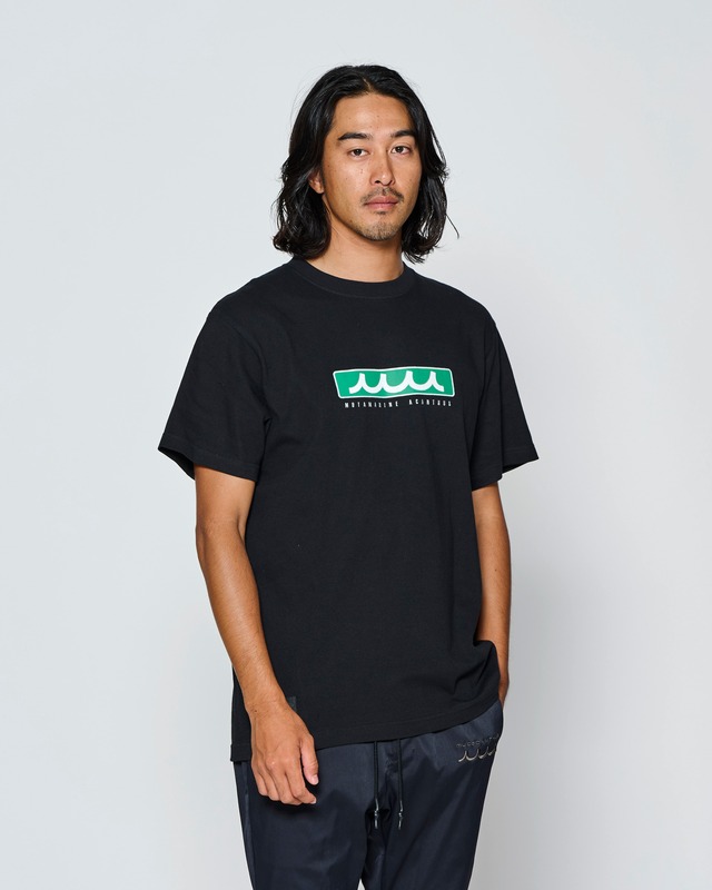 【予約販売3月下旬～4月中旬入荷】muta MARINE × ACANTHUS ボックスロゴ Tee