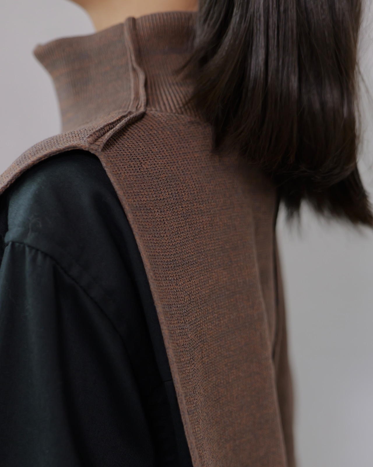 i’m here - Driver’s Knit Vest :Brown|前後スイッチ/ダブルファスナー/立体リンクス