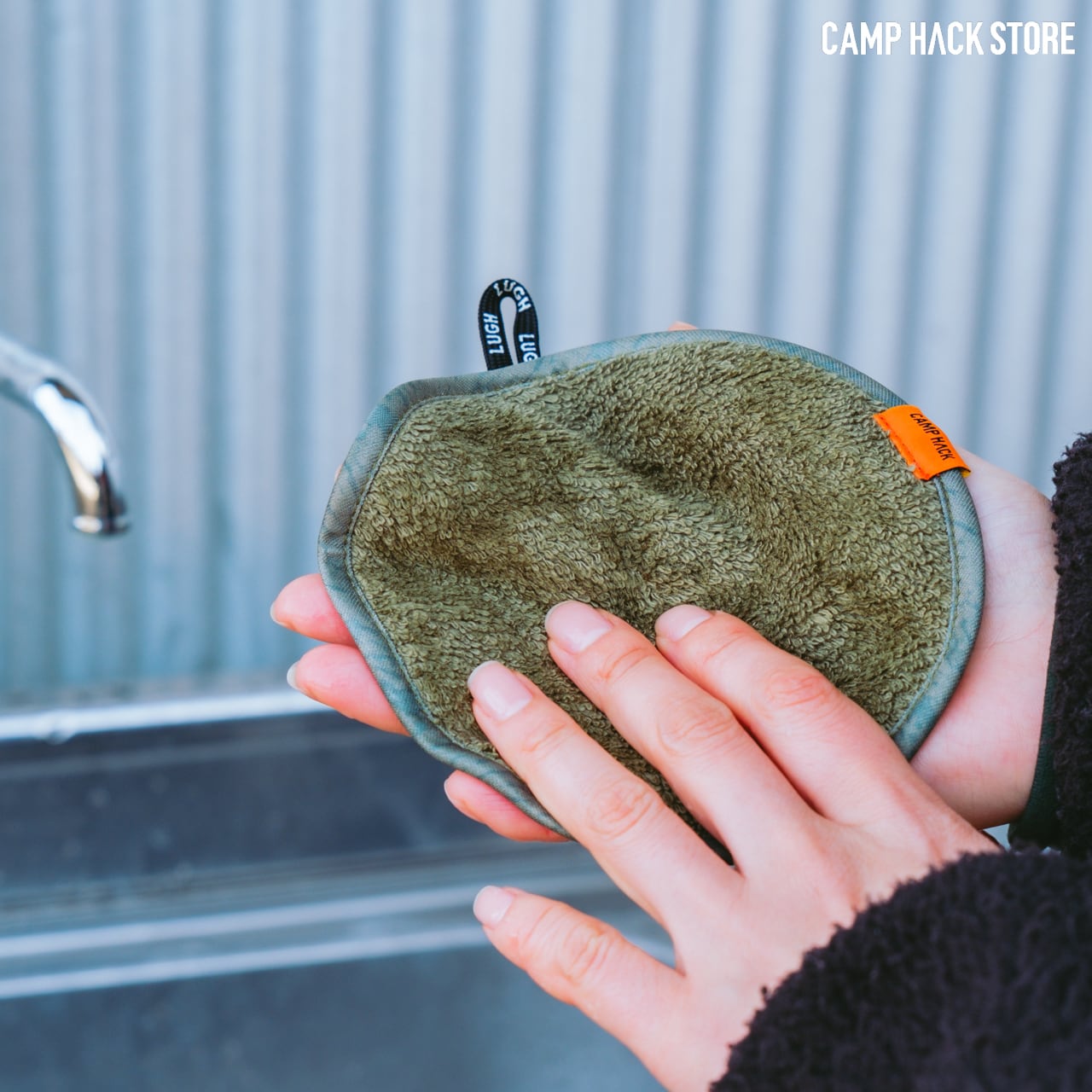 ぶら下げて使える「スーパータイニータオルセット」 | CAMP HACK STORE