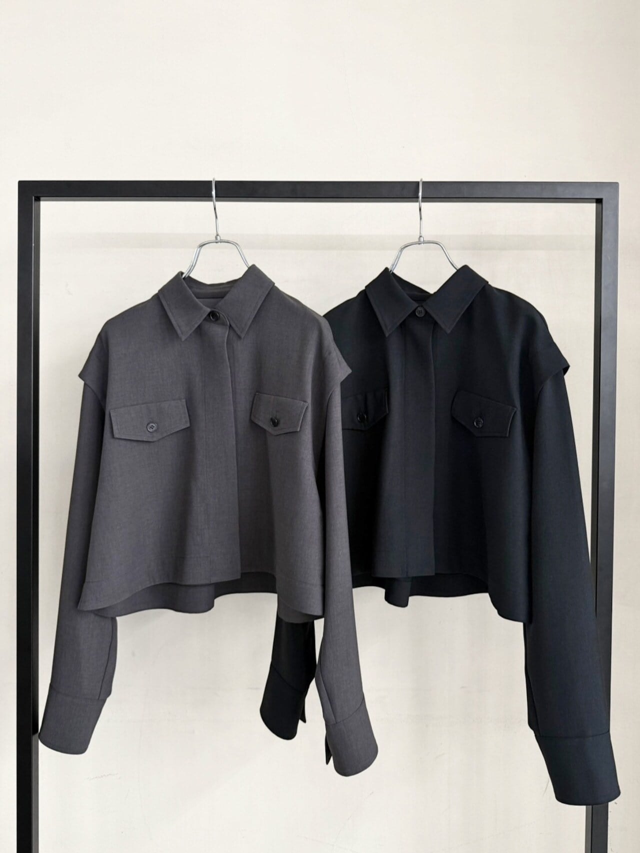 ànuke】Vneck Dot Blouse | LASHIC