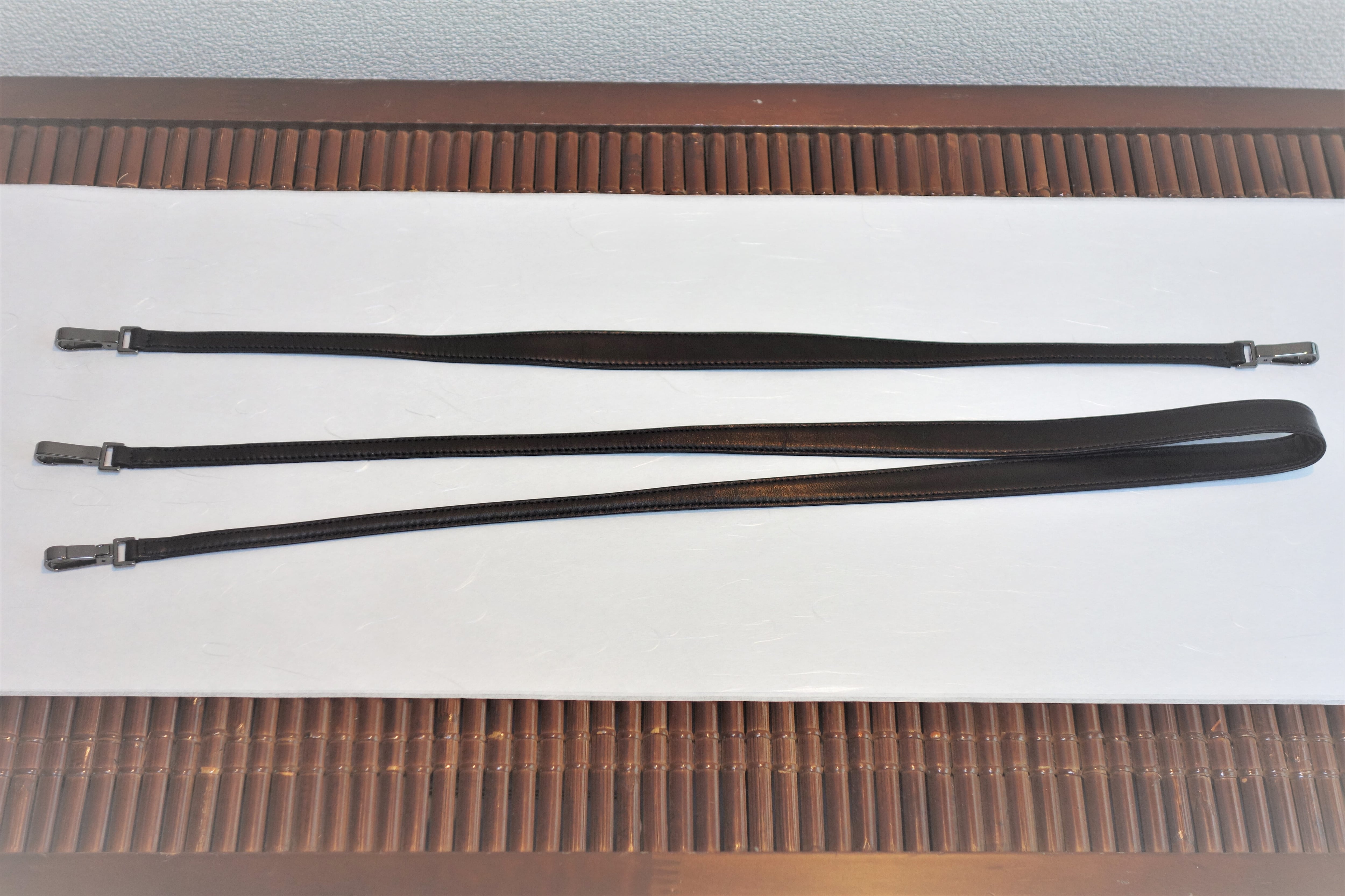 ドッシリと重厚感のある極上杢黒柿の小物入れ 新宿個展 作品紹介 多機能ペン グラッソ 黒柿編 | 切々と語る楔