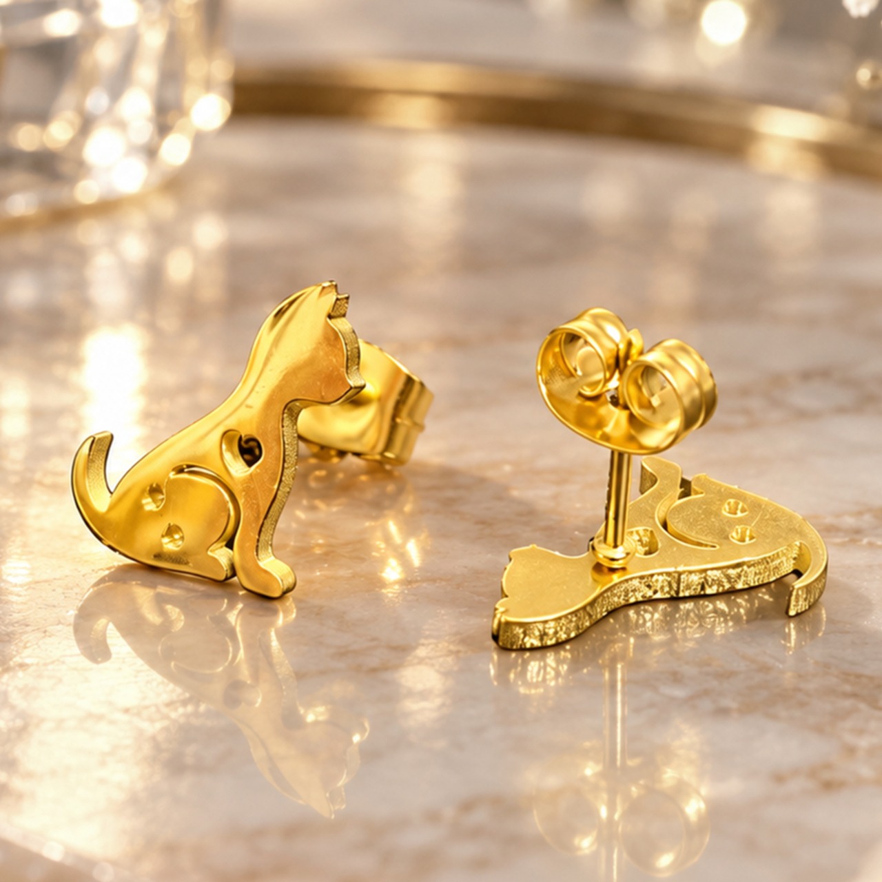 ネコ ピアス ゴールド 45 金属アレルギー対応 ステンレス 両耳セット レディース 小ぶり 猫モチーフ ネコ 猫 ねこ