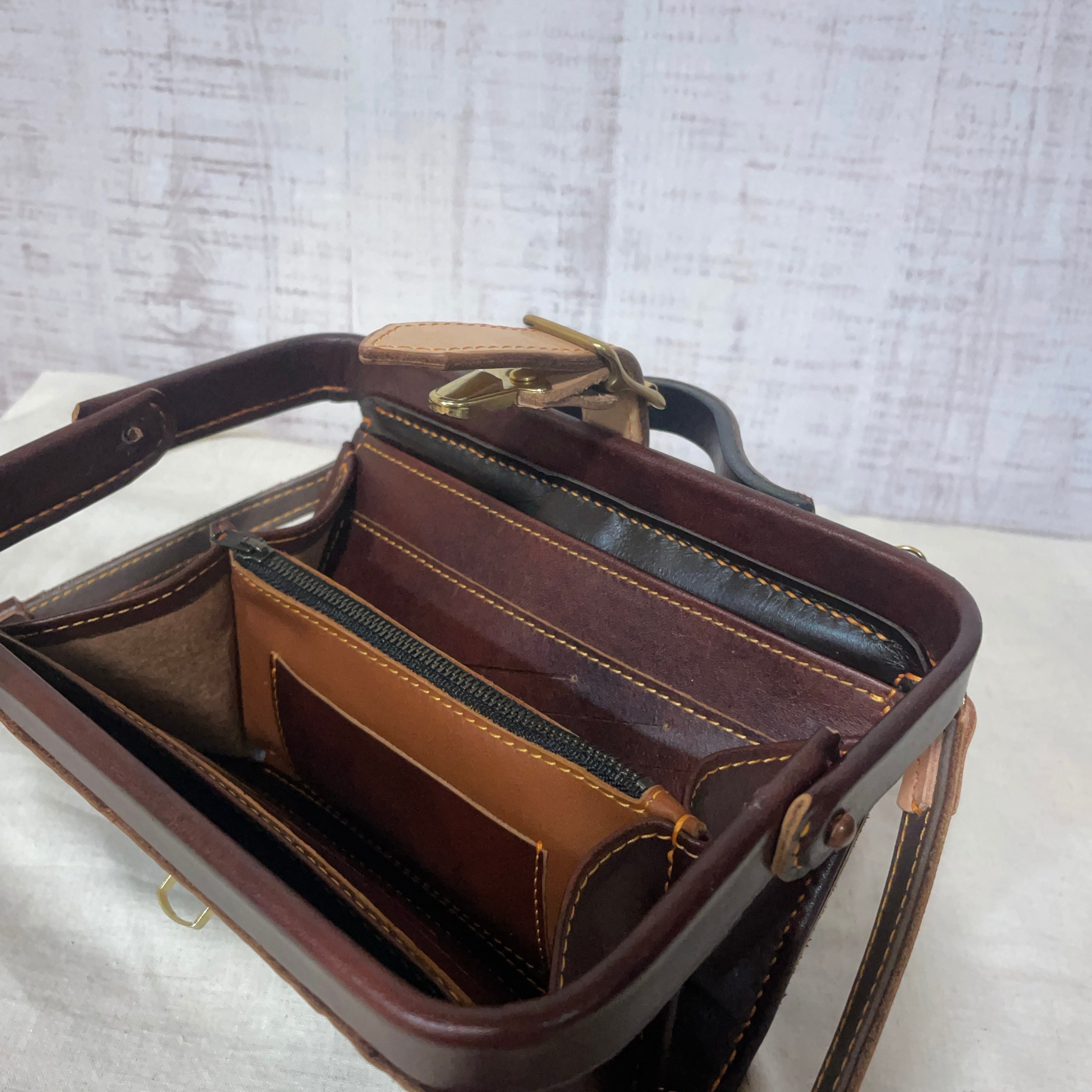 【美品 オールレザー 本革】鴻池製作所　ダレスバッグ　ブラウン　鍵　ゴールド金具 ダレスな長財布 口金長財布 ムラムラブラウン 本革財布 | ほんくら