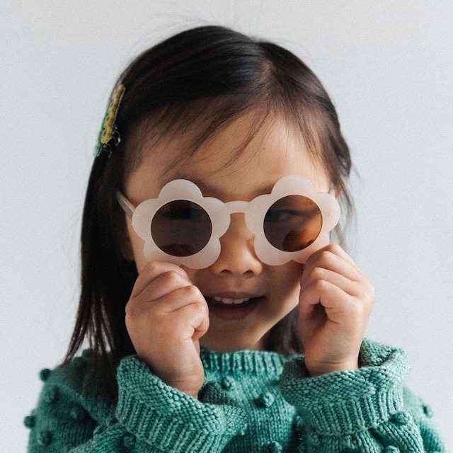 «sold out» wunderkin co kids flower sunglass // Marshmallow フラワーキッズサングラス