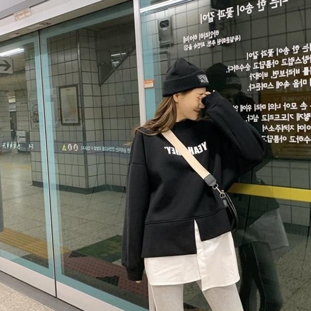 トップス レディース 送料無料 2色 Tシャツ シャツ プルオーバー クルーネック ビッグシルエット トレーナー クルーネック スウェットスリット パフスリーブ 長袖 白色  カジュアル シンプル 可愛い おしゃれ お洒落 こなれ感 抜け感 爽やか 清潔感 涼し 清楚 きれいめ ラフ ゆったり ゆる 楽ちん 大きめ ワイド S M L 春服 夏服 10代 20代 30代 40代 おでかけ デート モテ 通学 学生 休日 散歩 着回し 普段使い 韓国 オルチャン ファッション コーデ 新作 2021