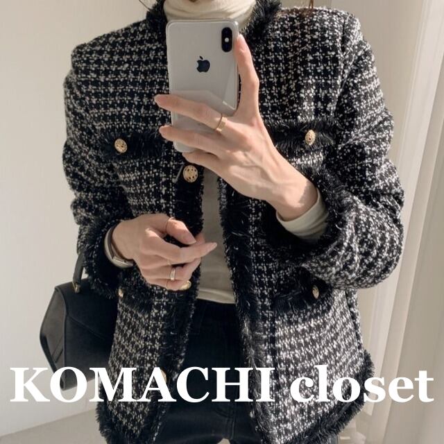 【送料無料】 千鳥格子インナーボアジャケット ツイードジャケット ゴールドボタン 韓国 レディース オルチャン 黒 ブラック 白 ホワイト フリンジ ノーカラージャケット ミドル丈 長袖 Uネック ラウンドネック ポケット かわいい 大人可愛い きれいめ 上品 おしゃれ かっこいい こなれ感 ラブリー キュート エレガント モダン 存在感 フォーマル 抜け感 フェミニン 春 秋 入学式 入園式 卒業式 卒園式 レイヤード トレンド 流行 インスタ映え S M L XL 2XL