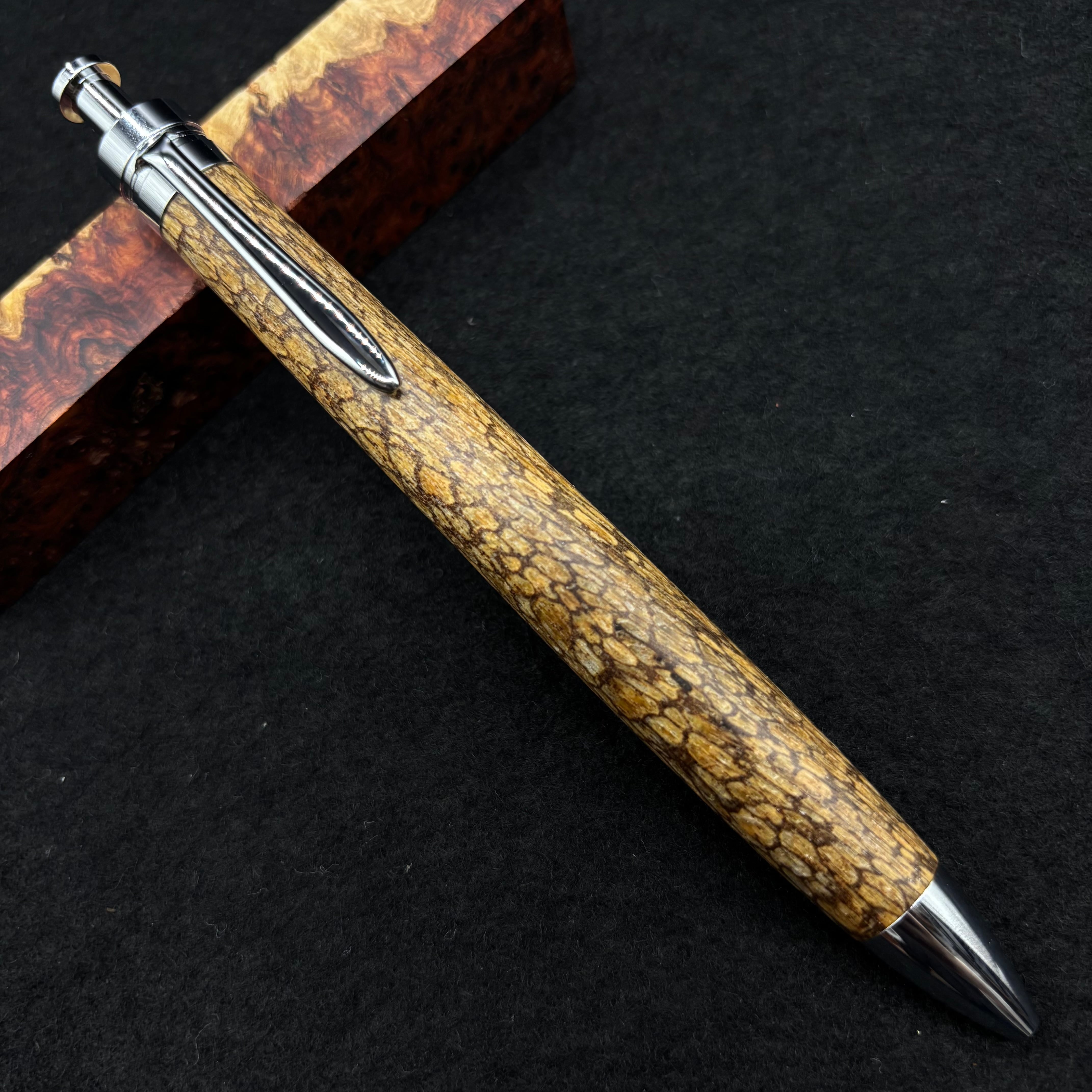 【ベル＝僕】完成いたしました。木軸　手作り　三神シャープ1100 沈香】木軸ペン 三神シャープ1100 / 三神ボール1000 | 富士瘤 Craft