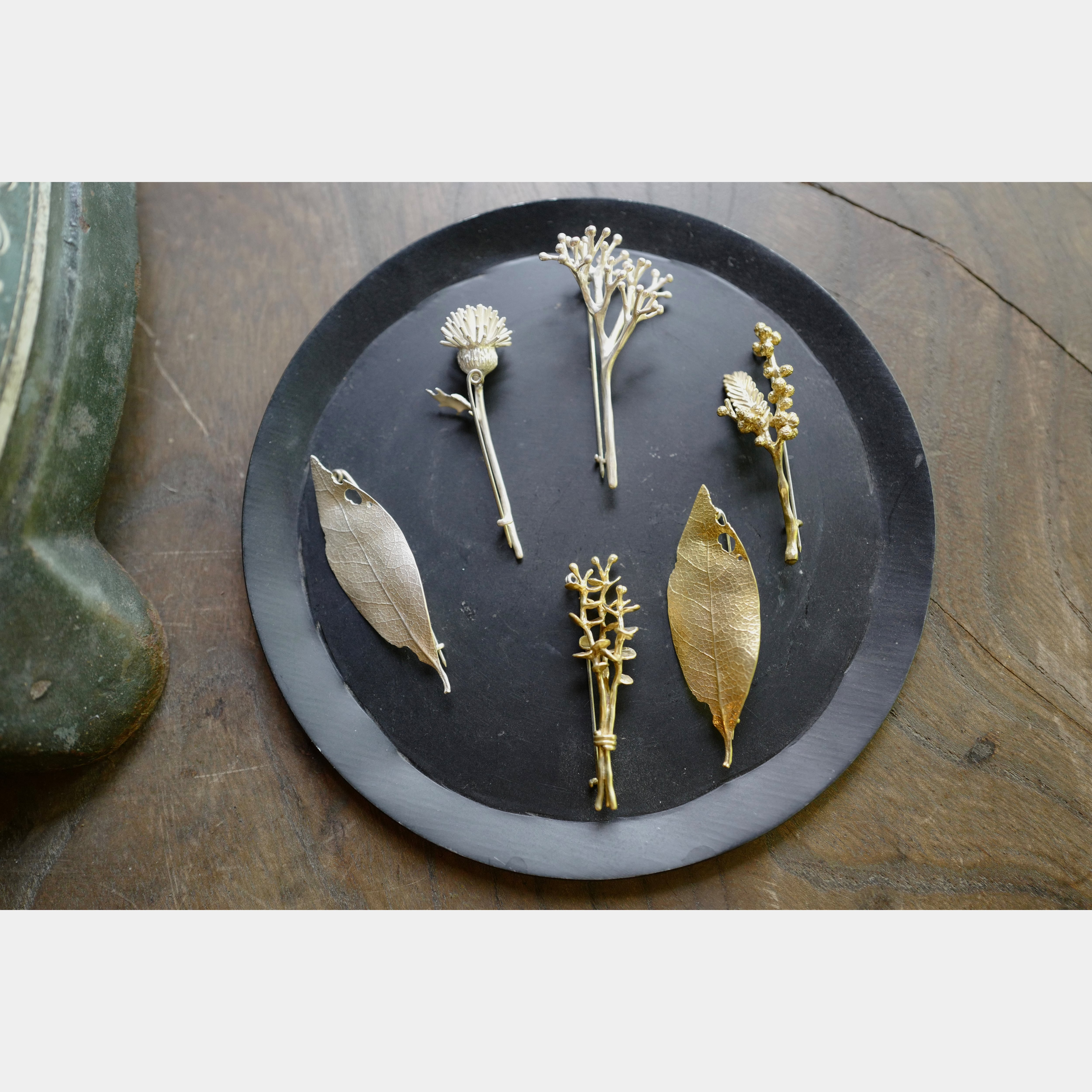 Nakamura Nazuki Accessory｜brooch ゲッケイジュ（silver） | robin ASO