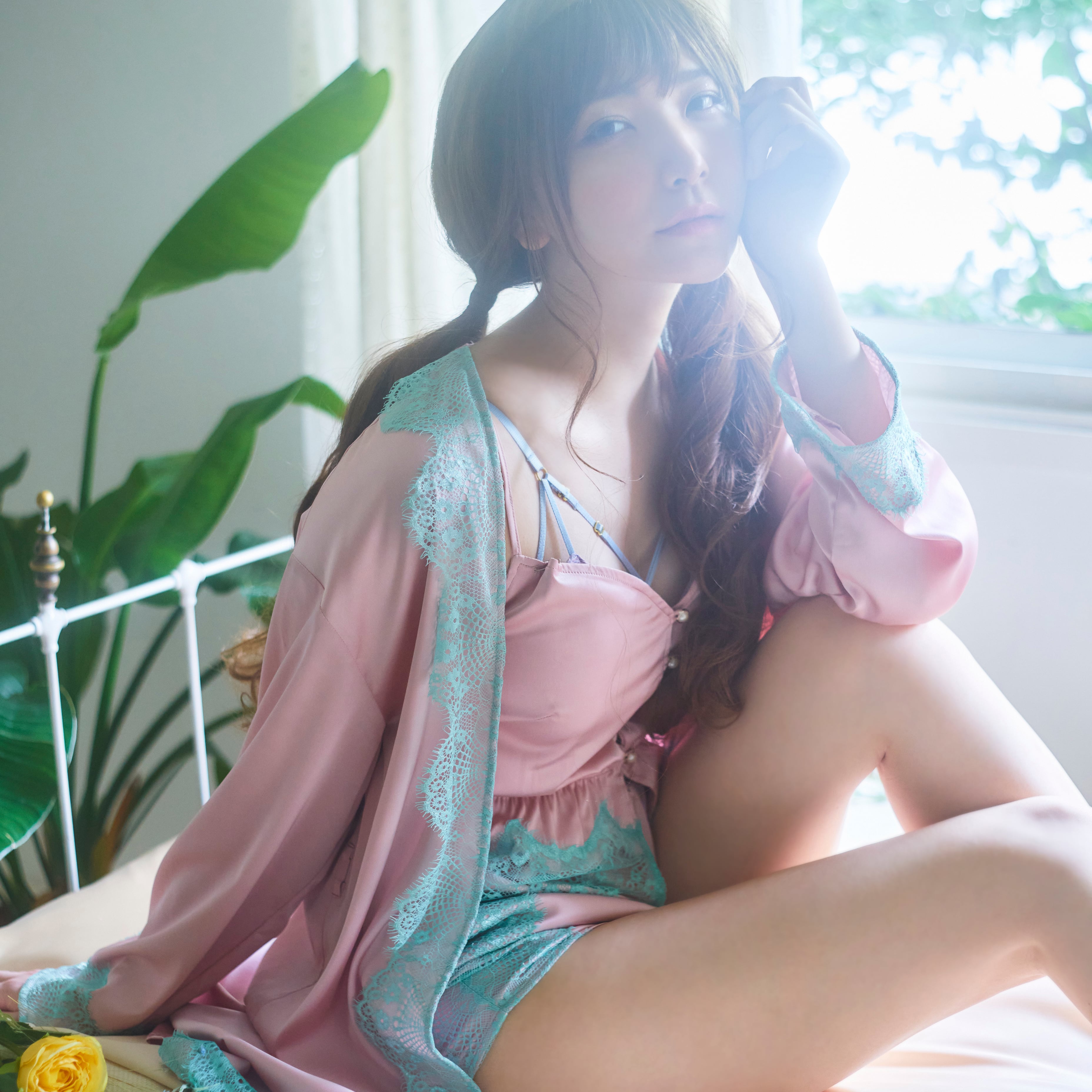 レースサテンキャミソール・ショートパンツセットアップ | Lola wed.