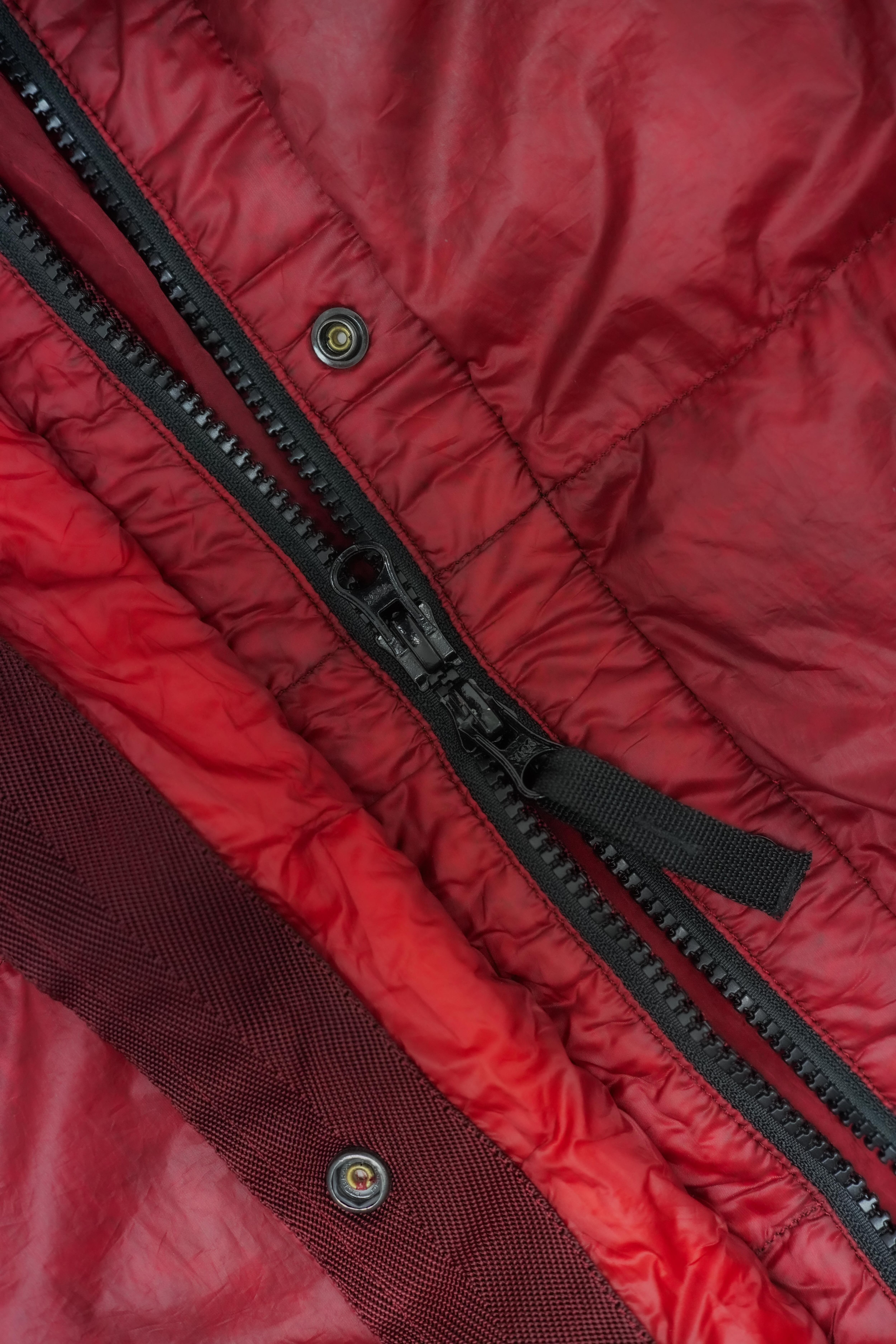 05AW “STONE ISLAND” Spalmatura Nylon Hooded Down Jacket – Red