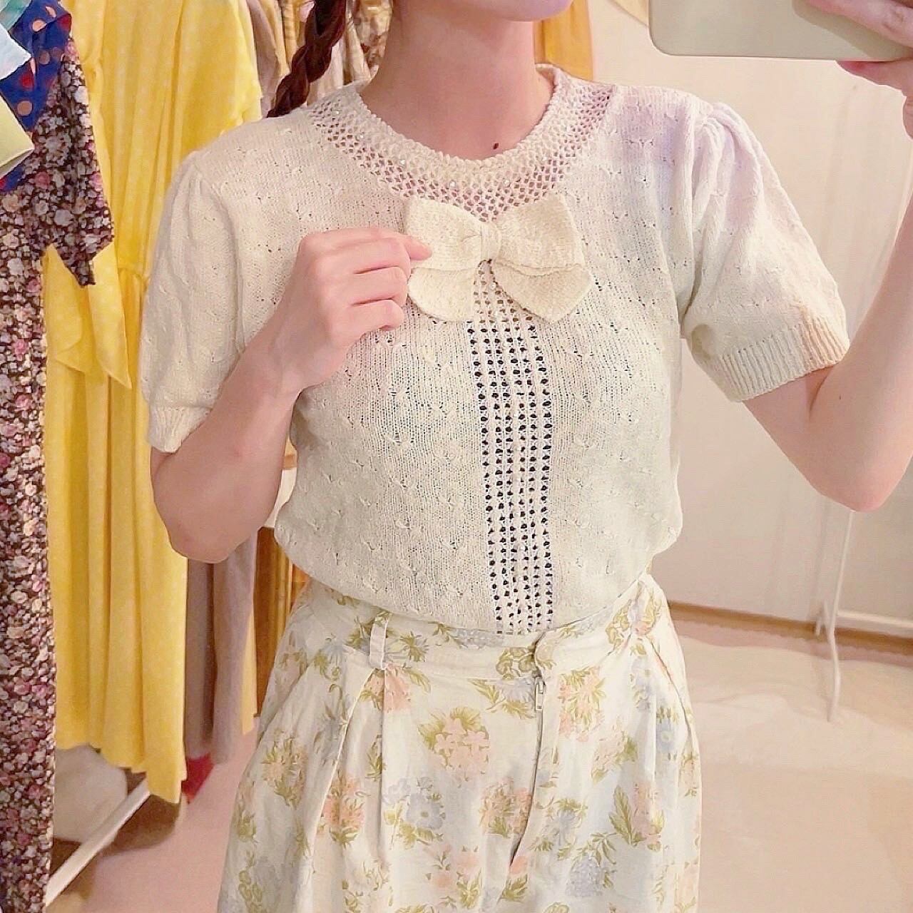 ribbon brooch off white knit po