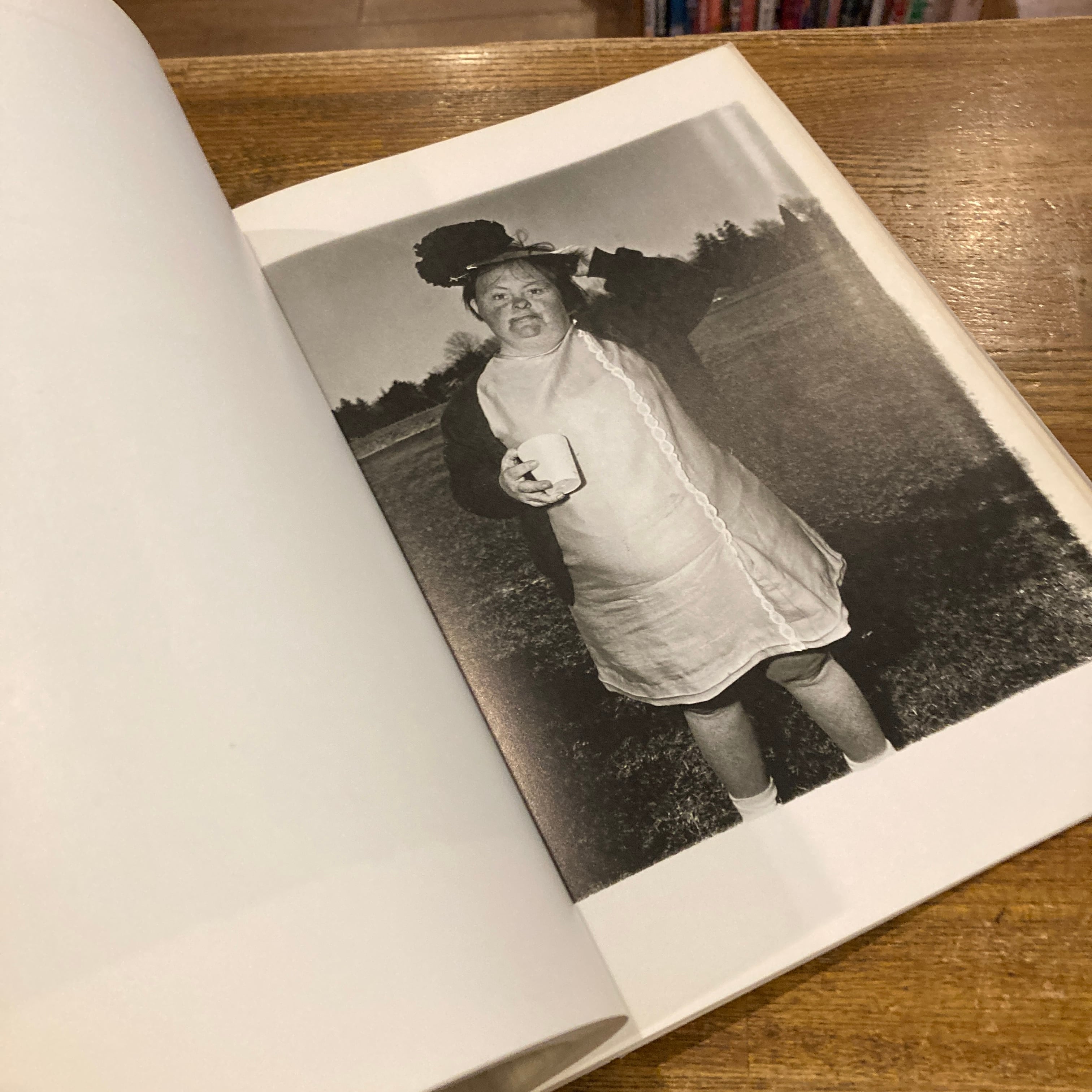 Diane Arbus : An Aperture Monograph | 百年