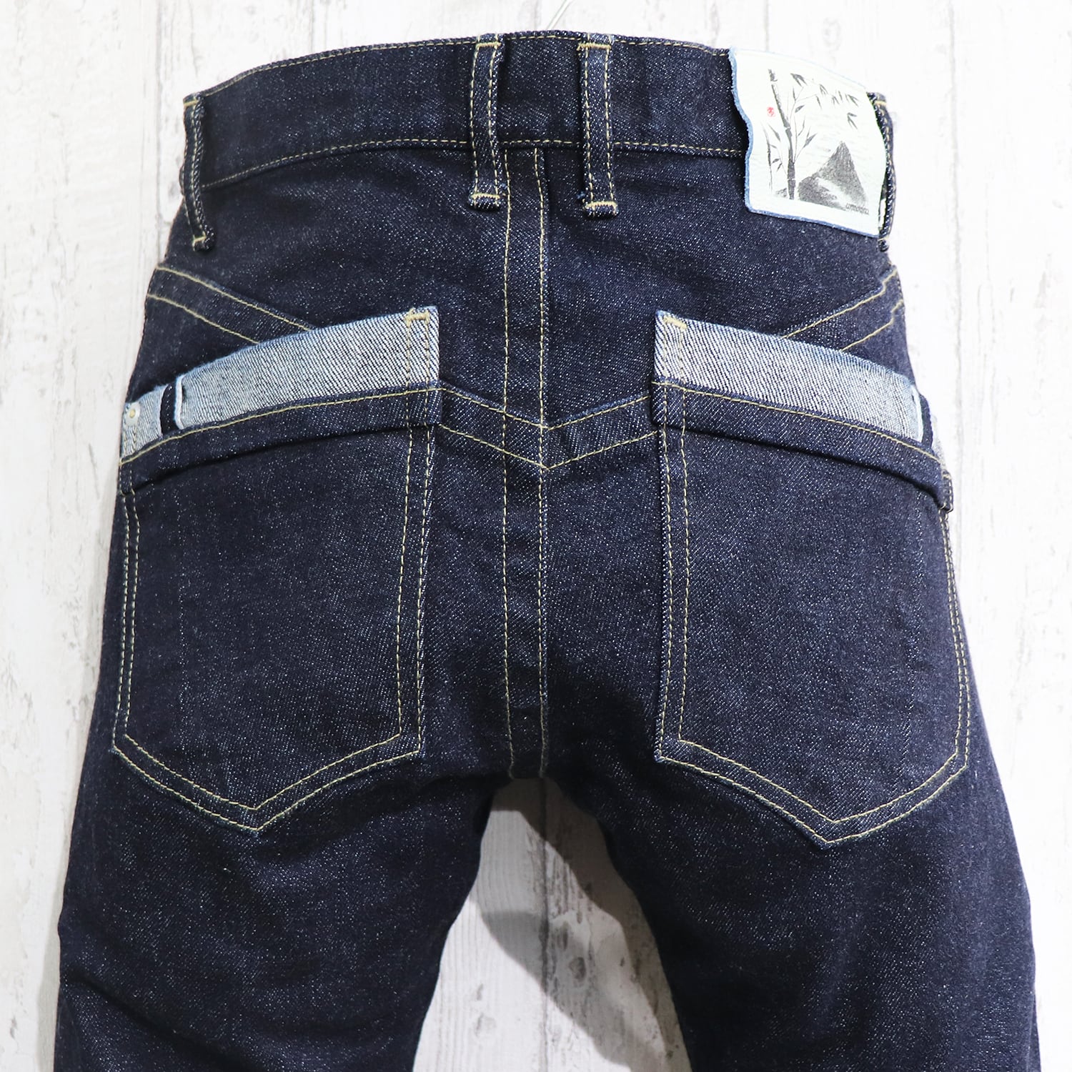 M331SD Tight Tapered jeans | cp/Ac official online store