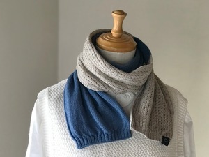 しとふわ カシミヤシルクのBi-colorメッシュ筒マフラー　ブルー/ベージュメッシュ