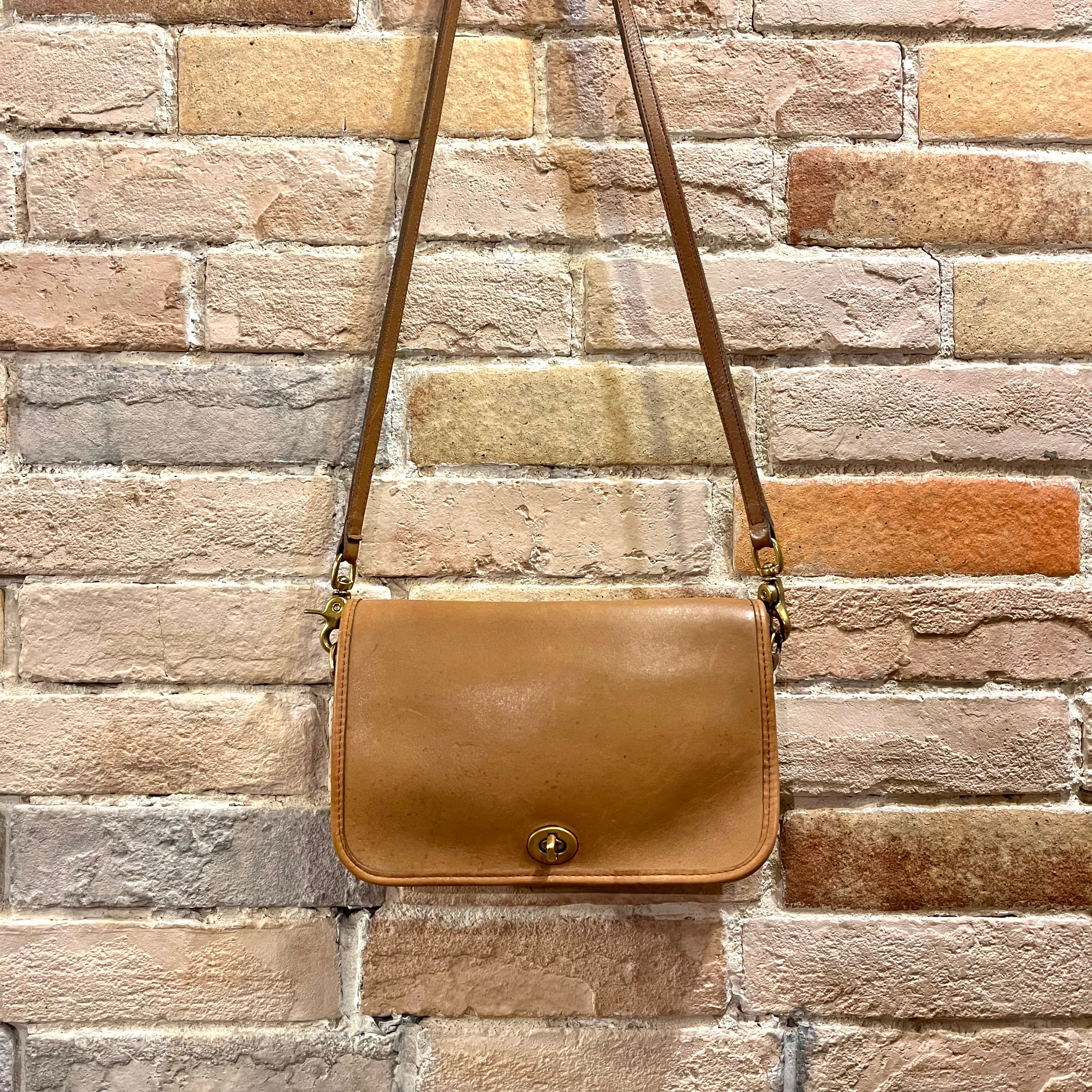 old coach “turn lock shoulder bag” USA製オールドコーチ ターン