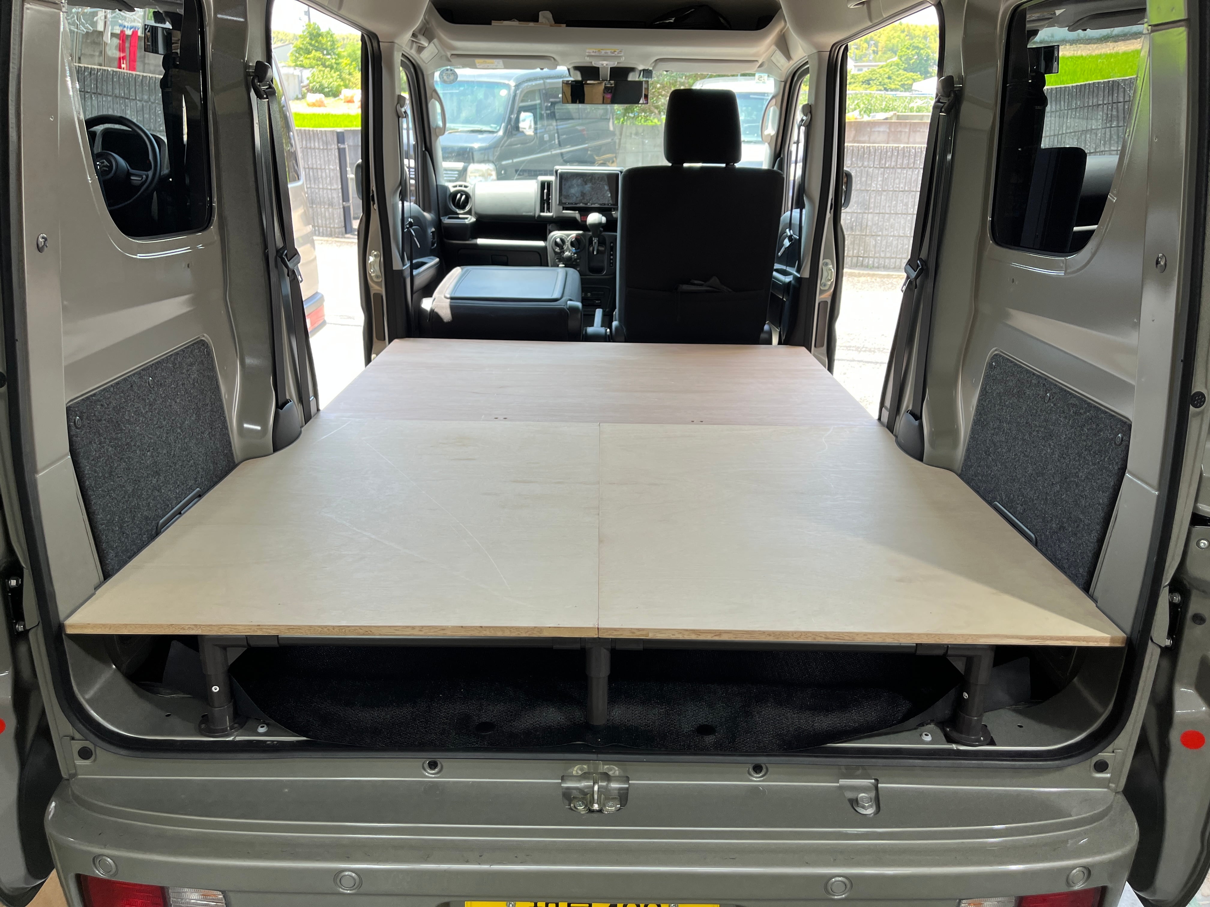 nuts vanlife products (CREIM)
