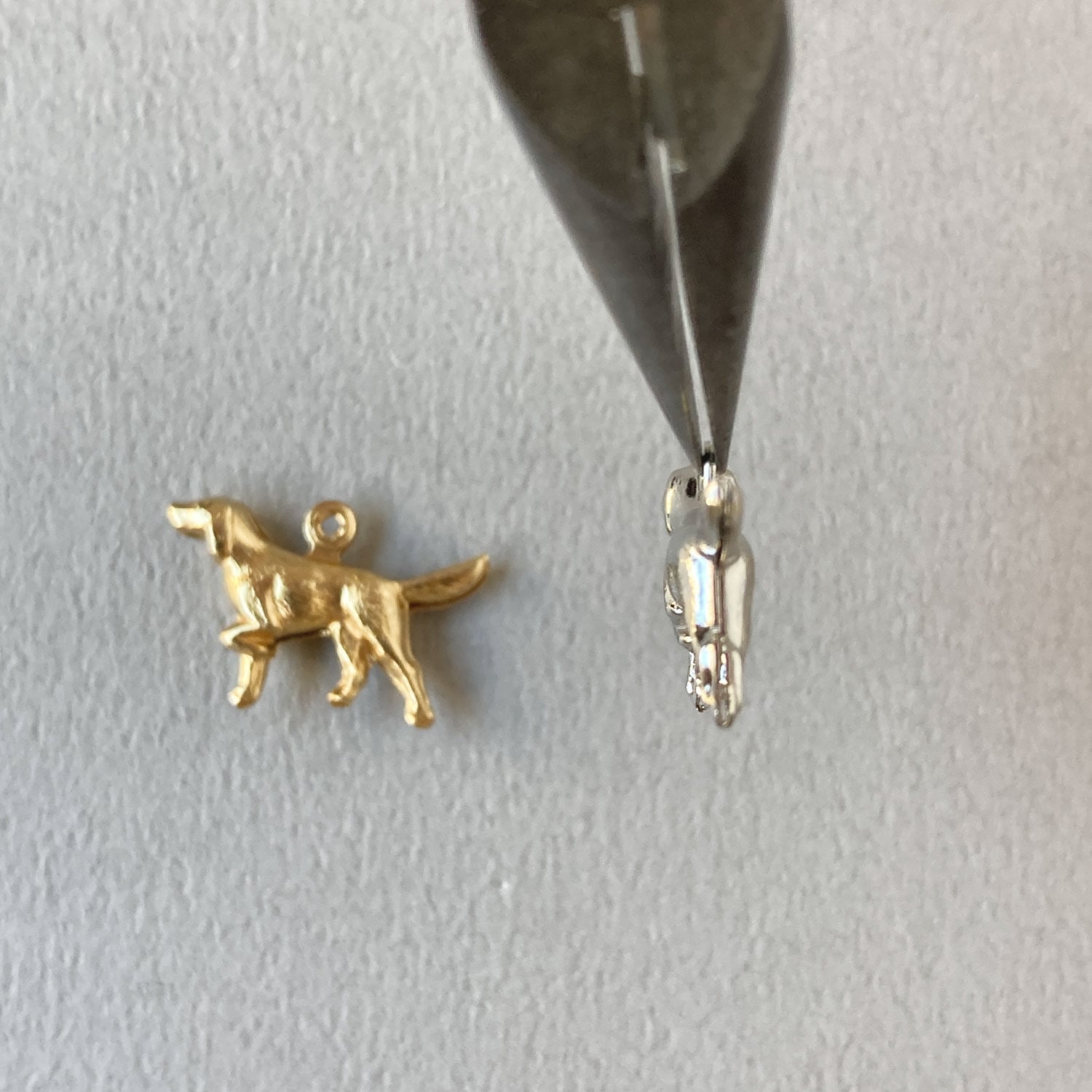 新色追加〉USA真鍮 立体ラブラドール犬チャーム（24mm） | Dua