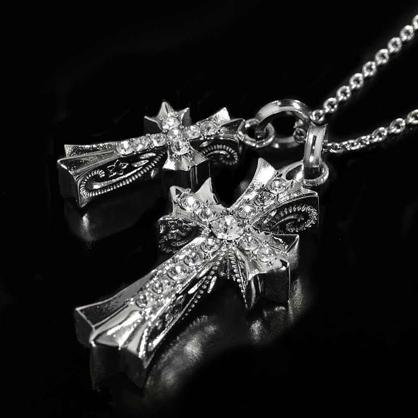 スワロフスキー使用】Hawaiian cross necklace 【silver】 | ✯Lucliss