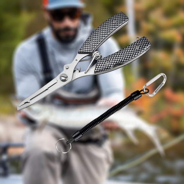 フィッシュプライヤー 多機能 超軽量 釣り用ペンチ フックはずし ラインカッター 安全ロープ