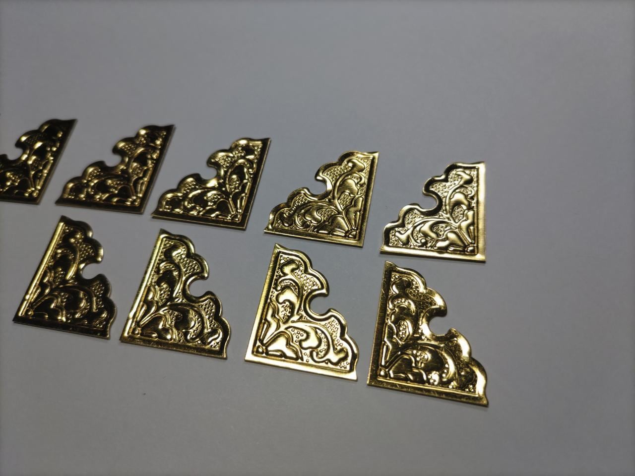 （12枚）【唐草真鍮金具】四隅用、扉、 仏具、神輿、山車、飾り真鍮