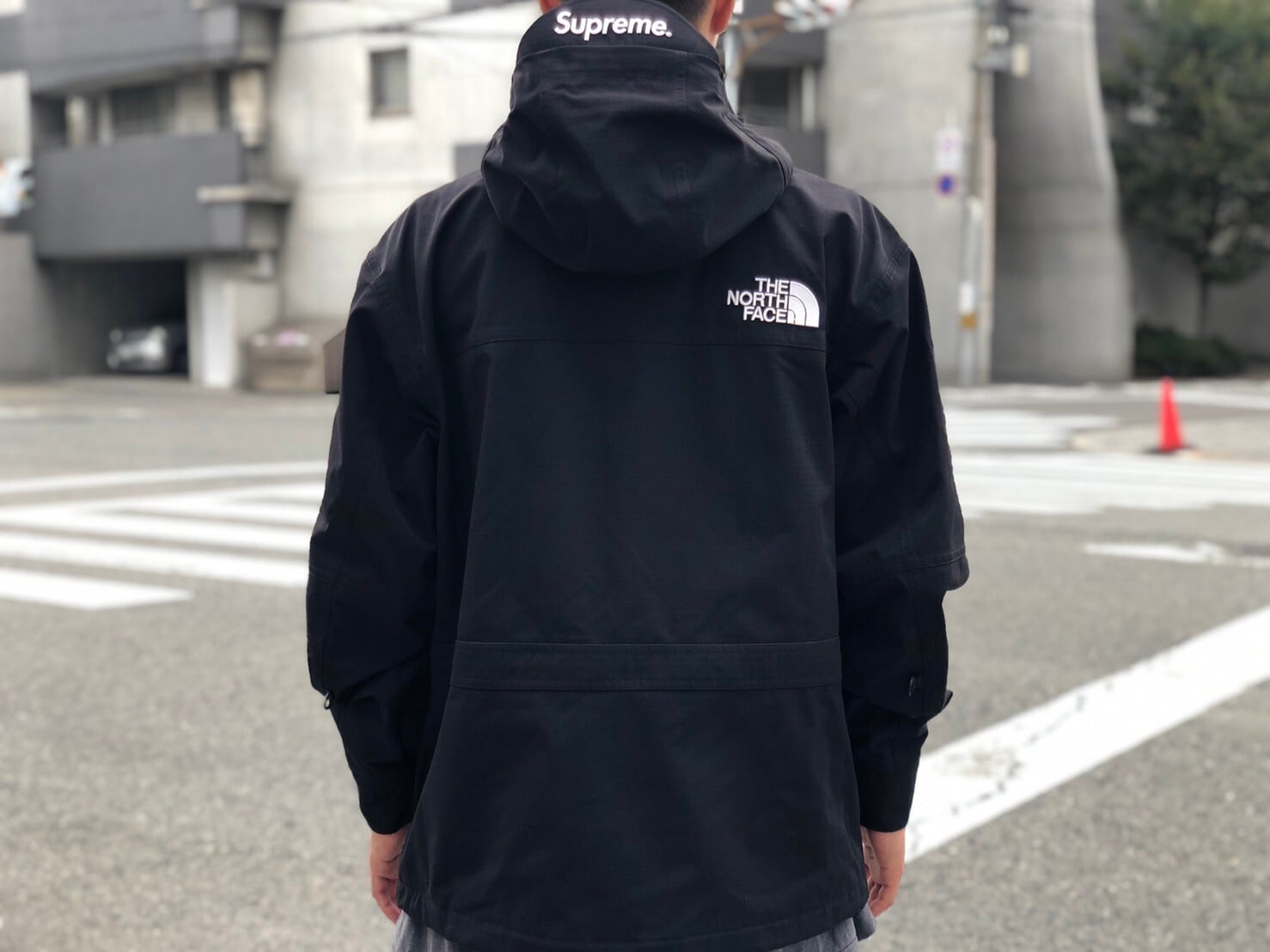 SUPREME THE NORTH FACE EXPEDITION MEDIUM