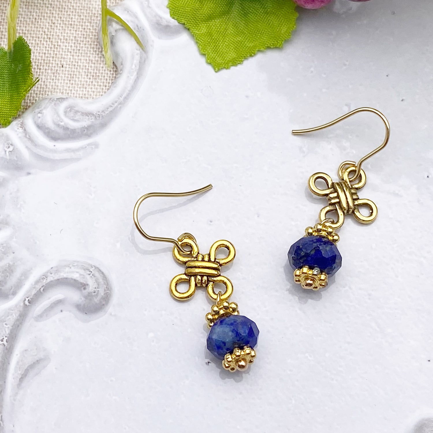 変わった形のラピスラズリピアスチャーム☆フラワーチャーム 変わった形のラピスラズリピアスチャーム☆フラワーチャーム