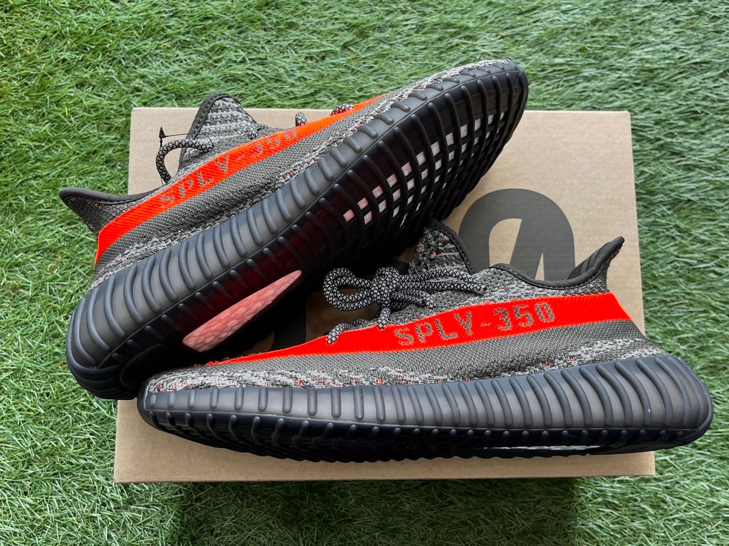 adidas YEEZY BOOST 350 V2 CARBON BELUGA HQ7045 29cm 85373 | BRAND  