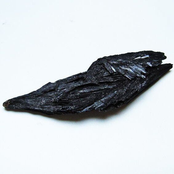 ブラック カイヤナイト 原石 一点物 171-7578