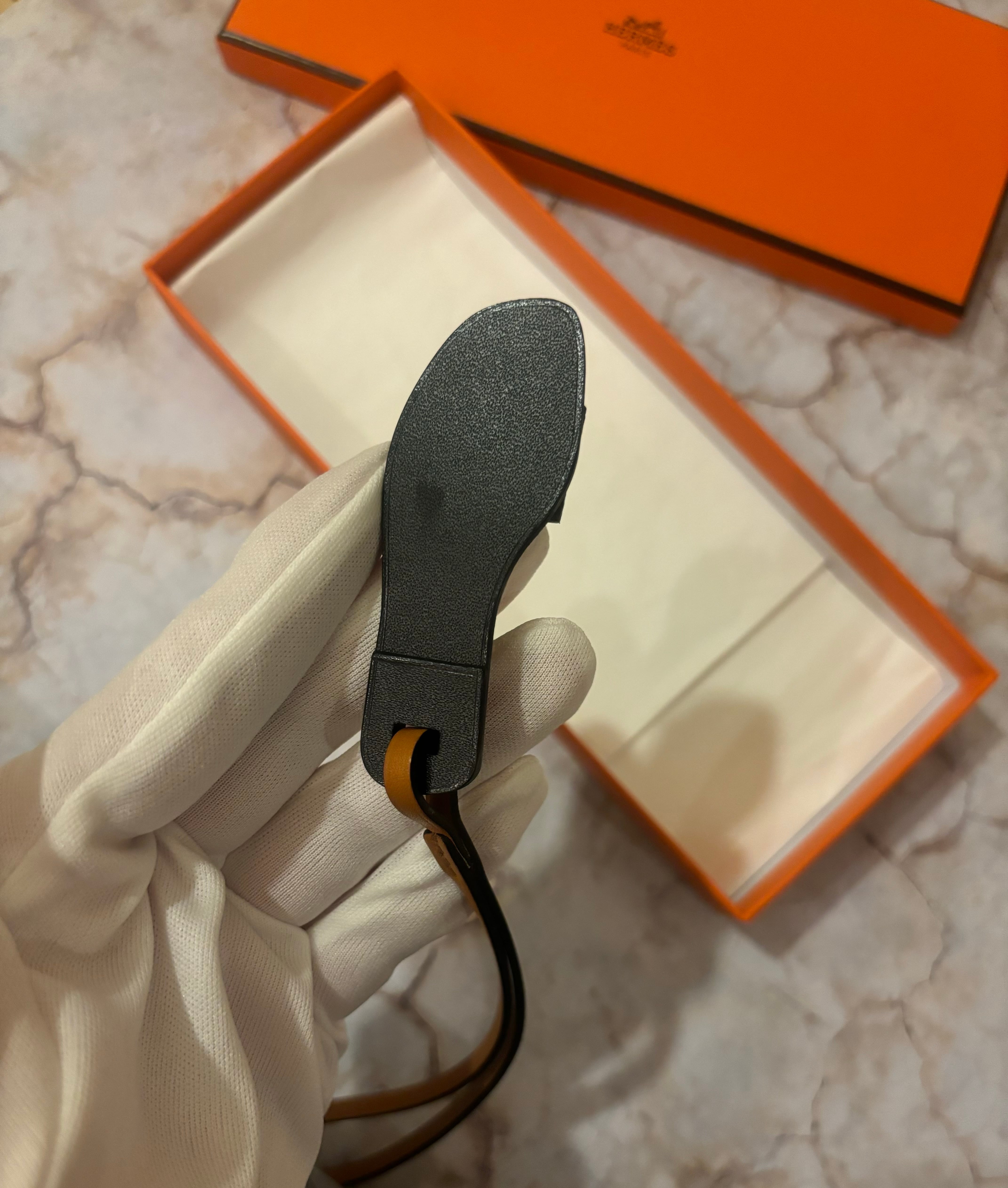 Hermes オラン ナノ チャーム エルメス ブラック×ゴールド | Pay ID Hermes オラン ナノ チャーム エルメス ブラック×ゴールド | Pay ID
