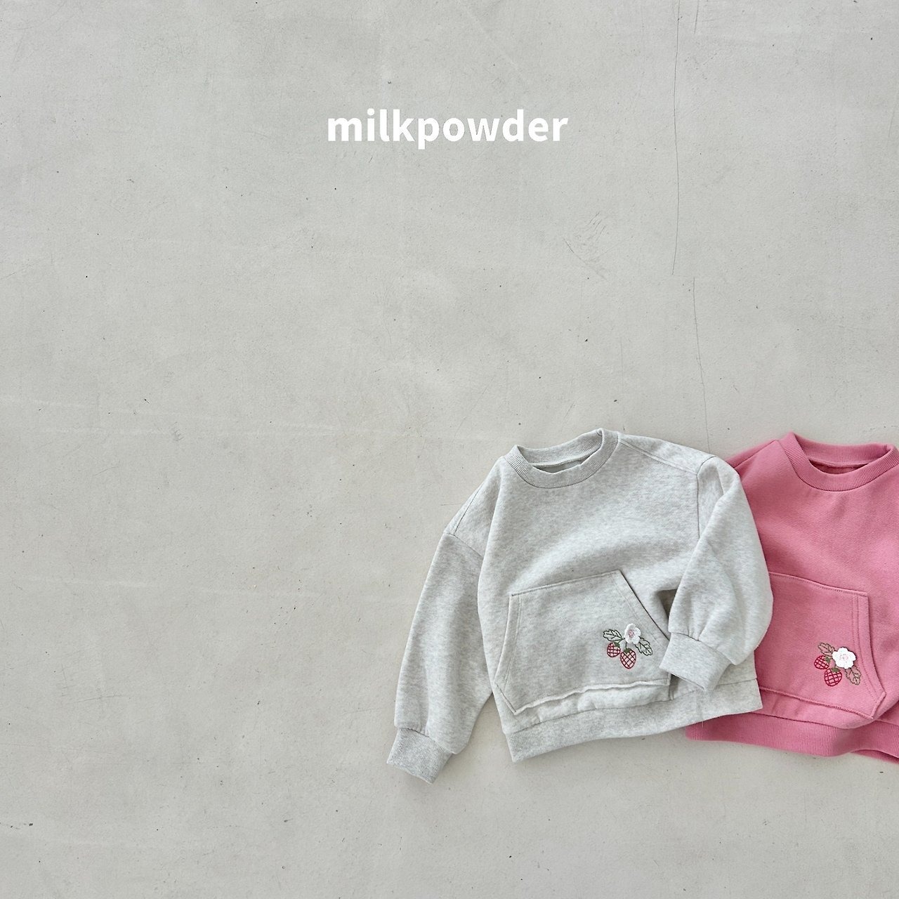 ミルクパウダー / milkpowder / いちごポケットトレーナー / 韓国子供服 / キッズ / 26winter〖取寄〗*XS~JS*