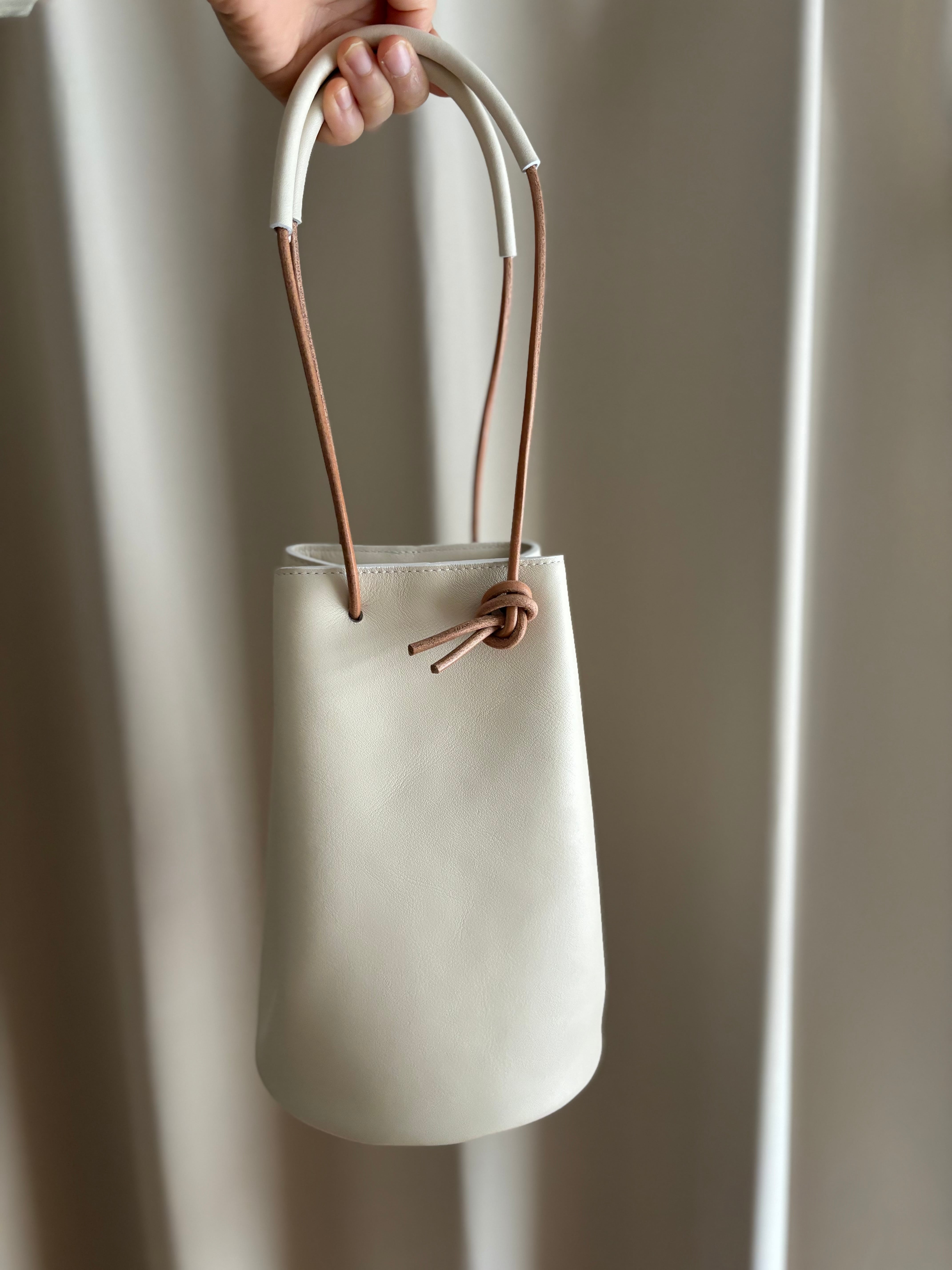 レザー巾着バッグ 国産牛革 オフホワイト | maripe leather