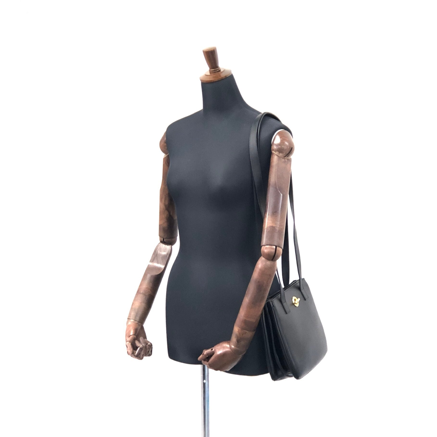 CELINE　トートバック　黒　マンテル　オールレザー　シボ革　肩掛け　ゴールド CELINE セリーヌ マンテル エンボスレザー トートバッグ ショルダー