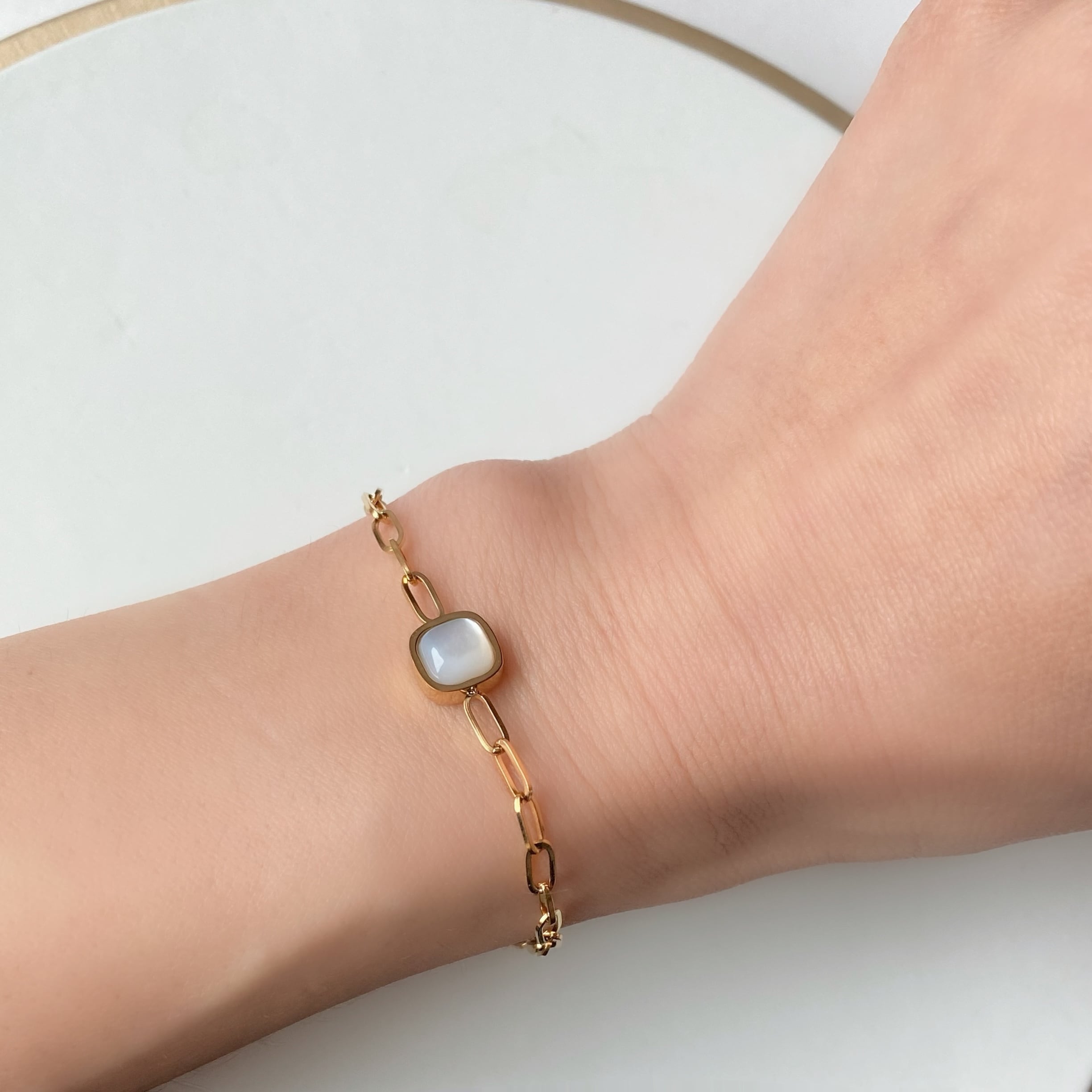 3/20(金)21時発売*ホワイトシェル チェーン ブレスレット MB3345