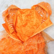 パーティドレス ワンピース ドレス オレンジ系 発表会 演奏会 パーティ 舞台 ダンス ロングドレス フリル レース 鮮やか 軽い ステージ衣装 お洒落 フォーマル パーティー かわいい 可愛い おしゃれ イベント用 目立つ ふんわり