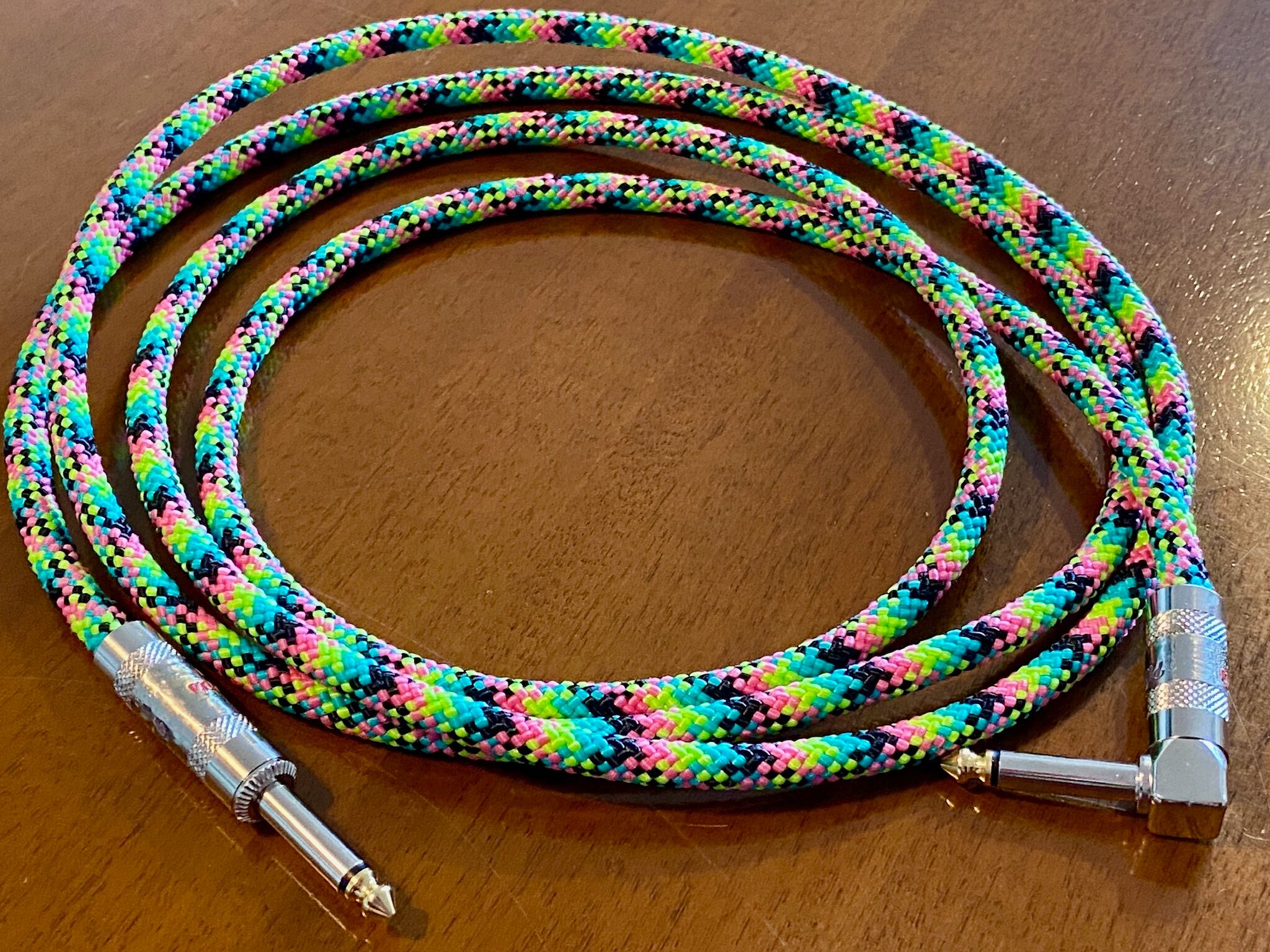 WIRED IN アルチザンケーブル ブレイズ Cables | Plug-instruments Store