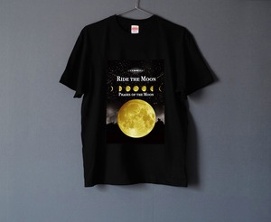 全3カラー・月の事柄が描かれた "RIDE THE MOON" Tシャツ BLACK（men&women）