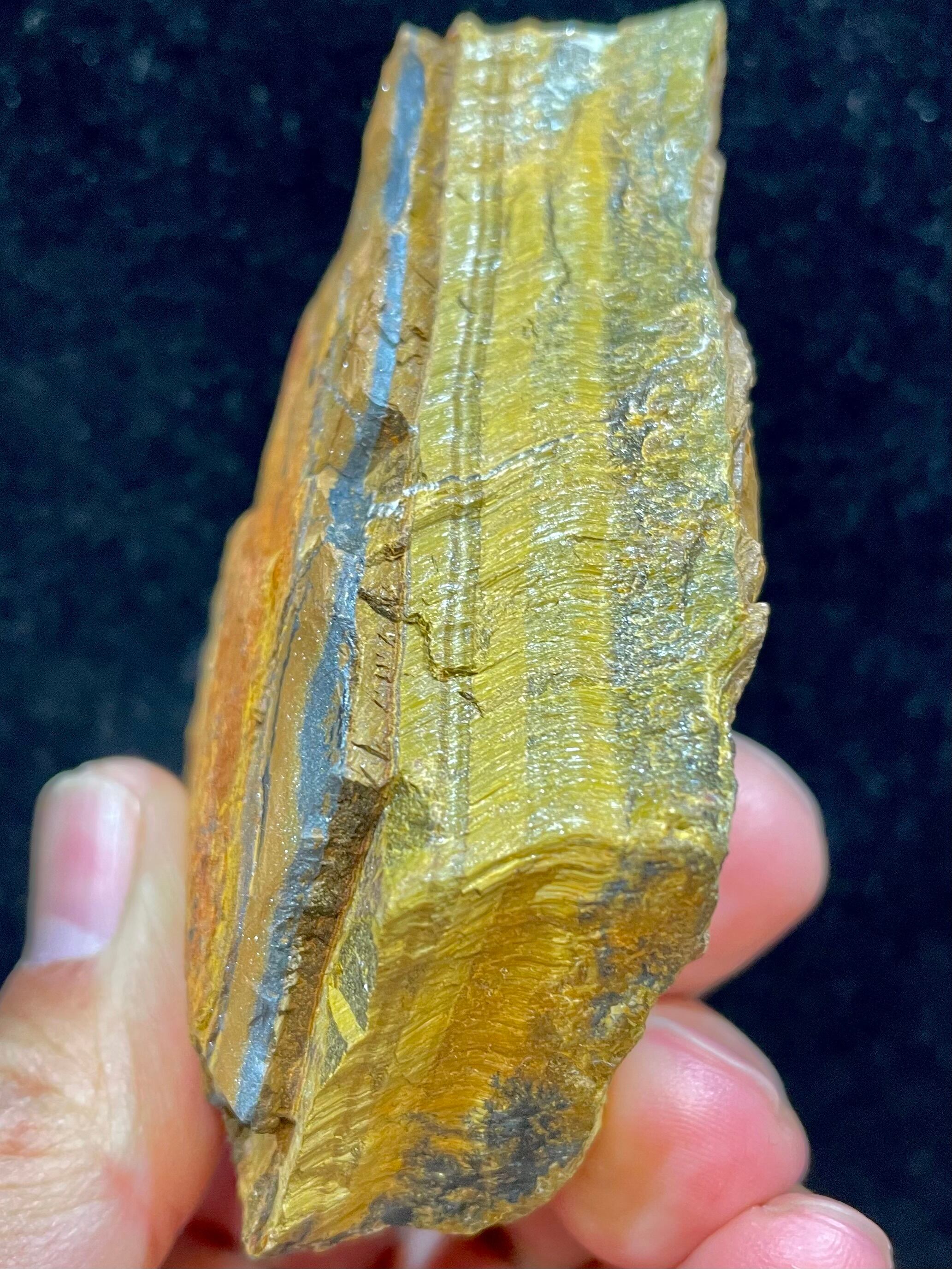 14) 揺るぎない自信!「タイガー・アイ」原石(中型)