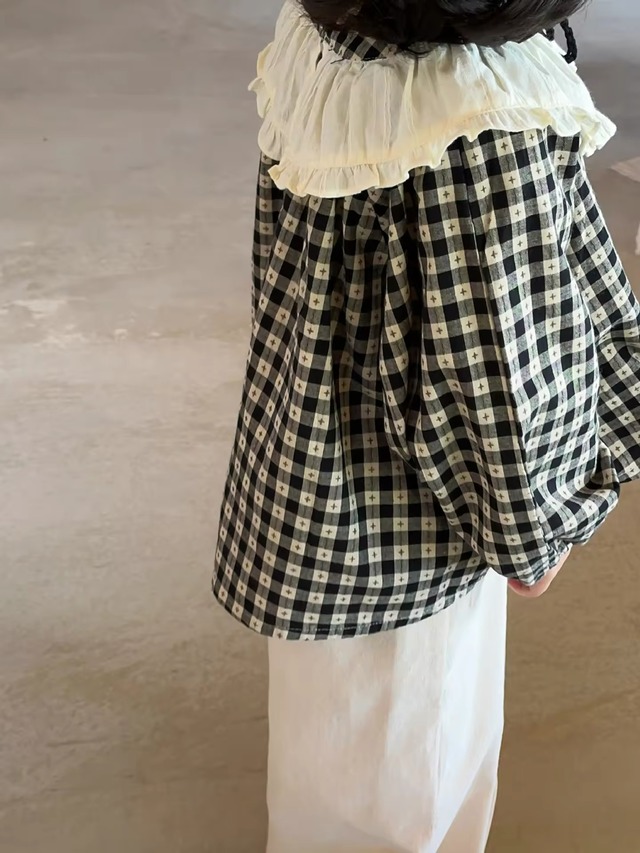 【取寄】フリルが可愛すぎて目を惹くちょっと変わったギンガムチェックブラウス