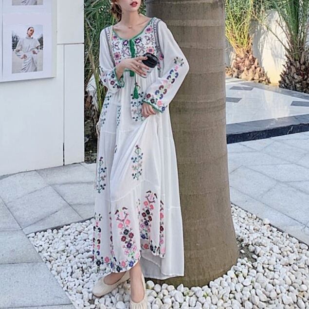 ボヘミアン刺繍マキシ丈ワンピース(ホワイト) | alegre ボヘミアン刺繍マキシ丈ワンピース(ホワイト) | alegre