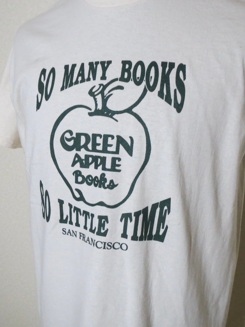 apple tシャツ book GREEN APPLE BOOKS SO MANY BOOKS Tシャツ - メルカリ