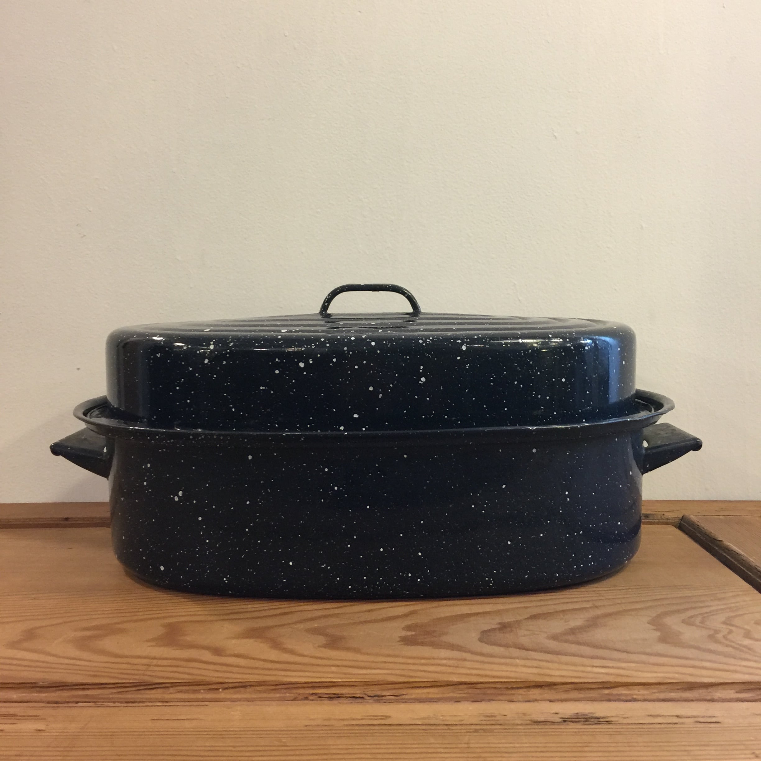 白い斑点模様のホーロー ビンテージ ロースター鍋