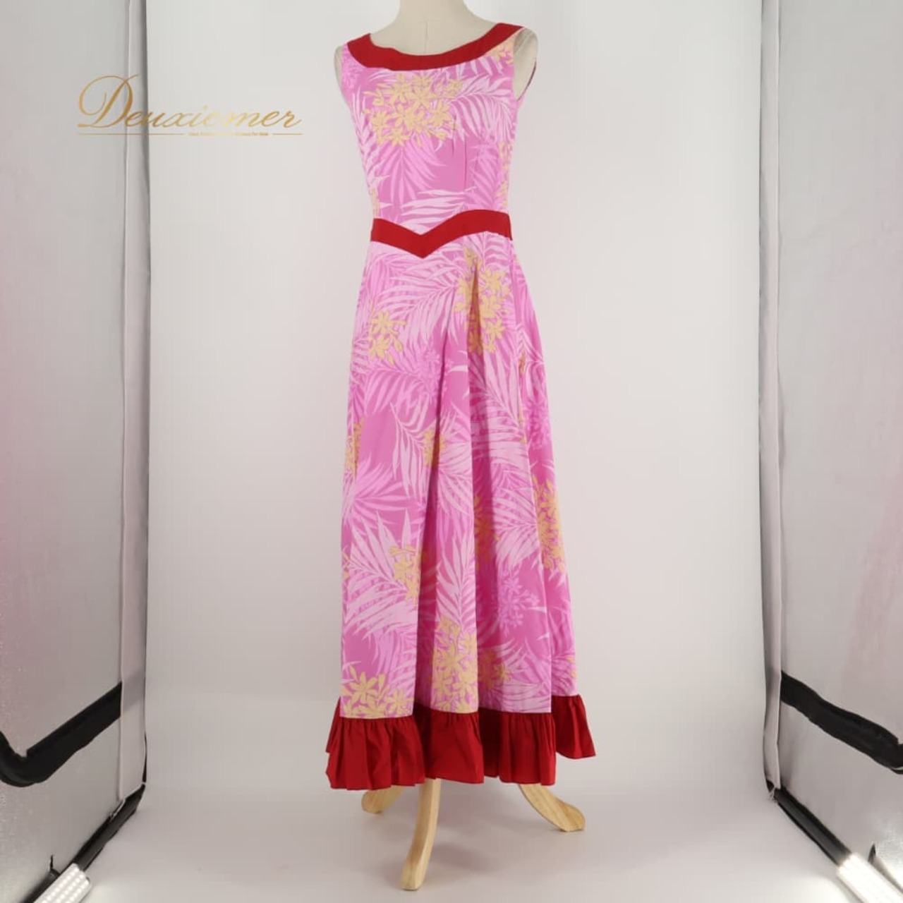 フラダンス 衣装 ALOHA STANDARDS アロハスタンダード ワンピース ドレス ピンク系 ティアレ柄 花柄 植物柄 ハワイアンプリント ハワイアン アロハ フラ ダンス レッスン 練習 ハワアインダンス 裾フリル ノースリーブ レッド系 イエロー系 ホワイト系 ピンク 赤 黄 白 華やか 鮮やか かわいい