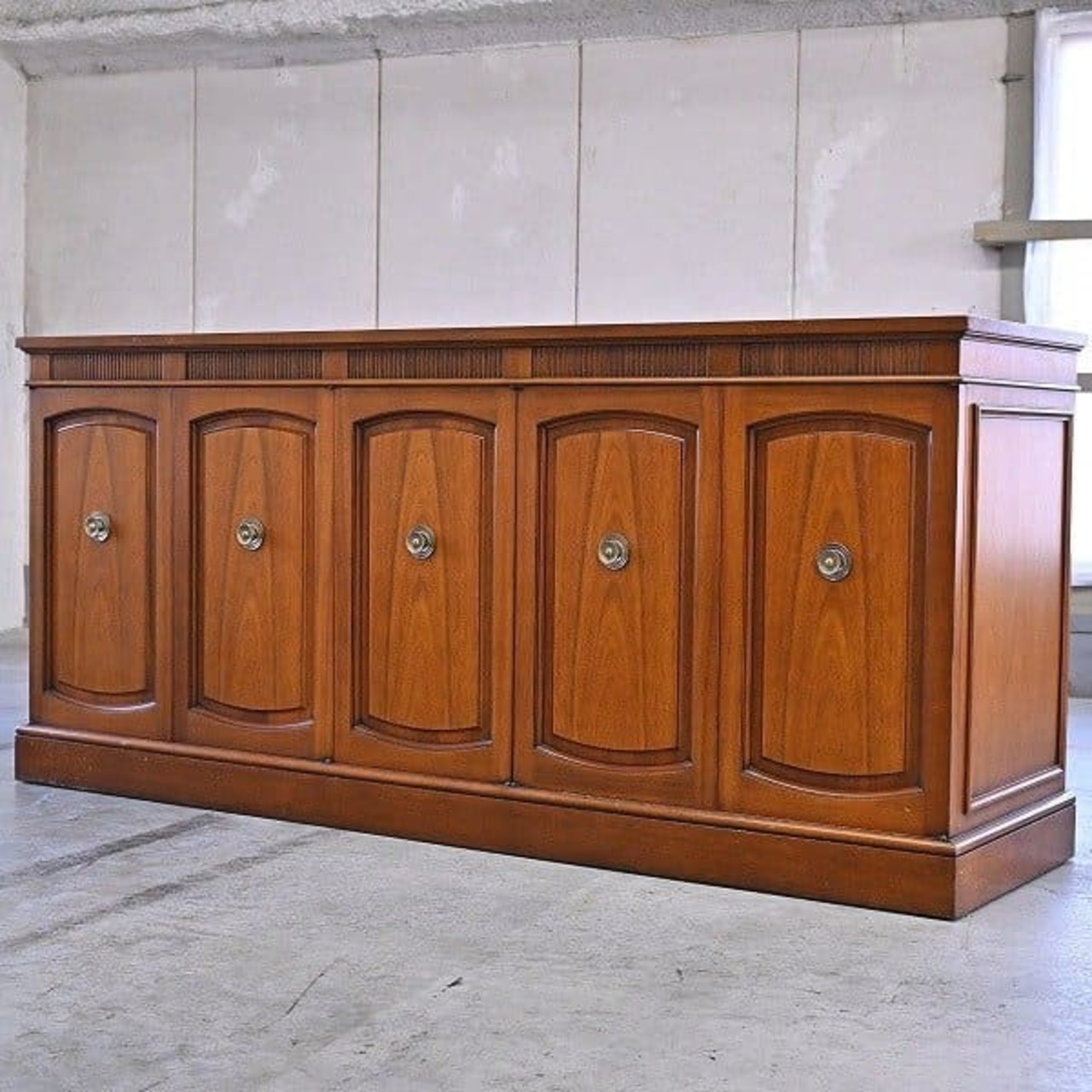 ドレクセルヘリテイジ 70万「トライユン/クリテンザ」サイドボード キャビネット リビング 収納 棚 DREXEL HERITAGE【中古家具/中古インテリア/USED家具ユーズド家具/リサイクル】