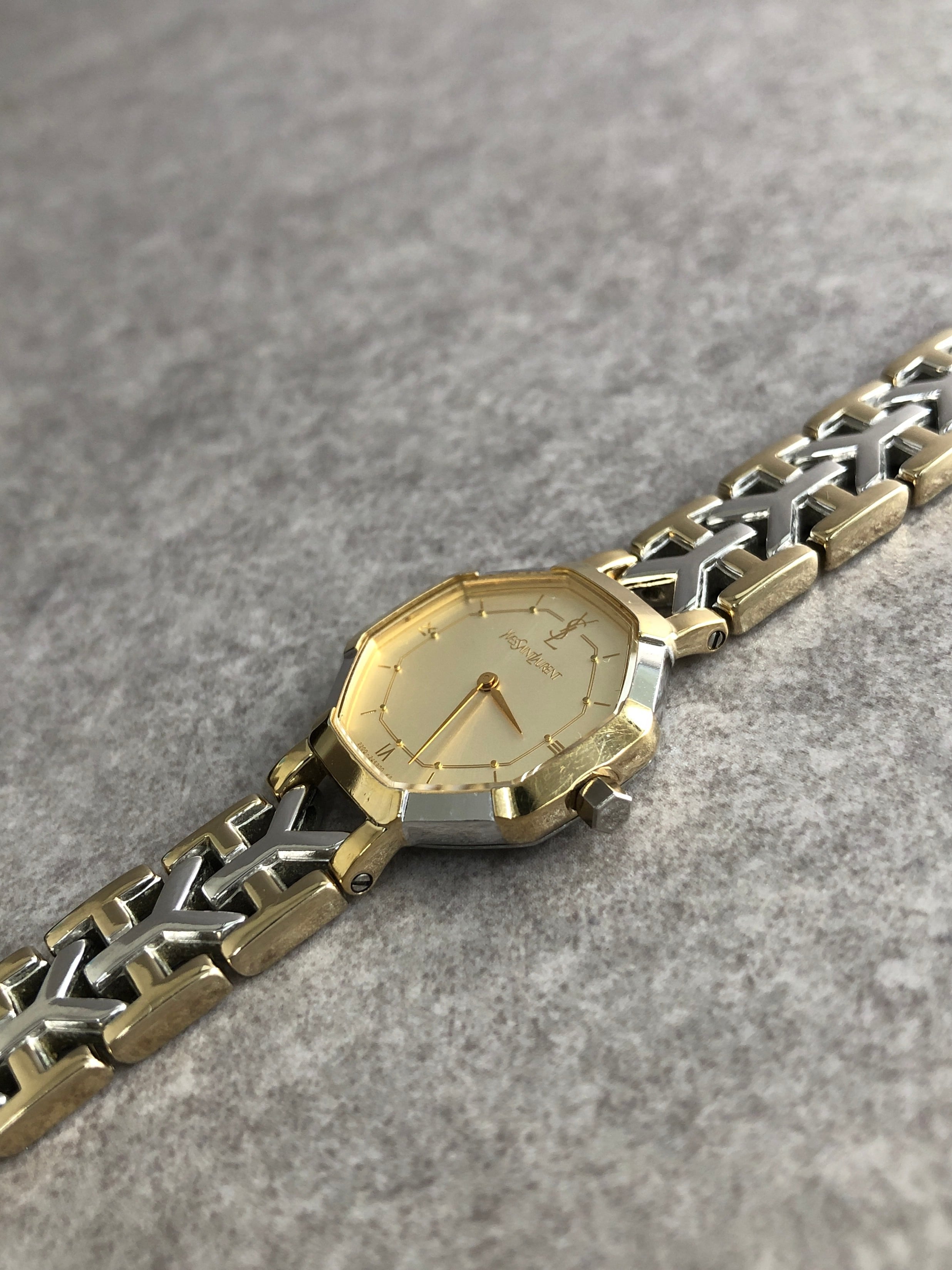 Yves Saint Laurent イヴ・サンローラン 腕時計 シルバー ゴールド