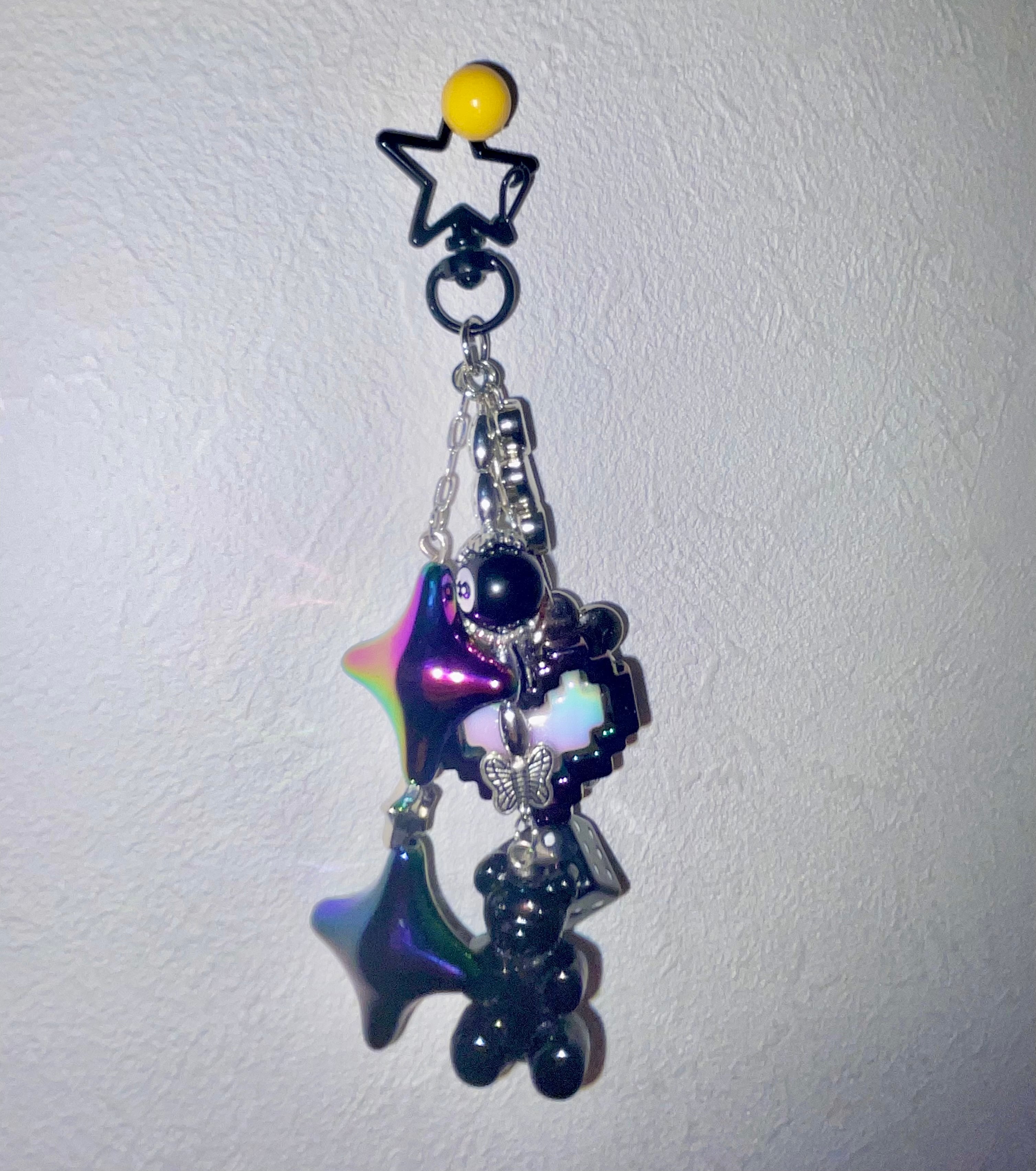 y2k黒く輝くビーズキーホルダー | ぽみぽみぷー