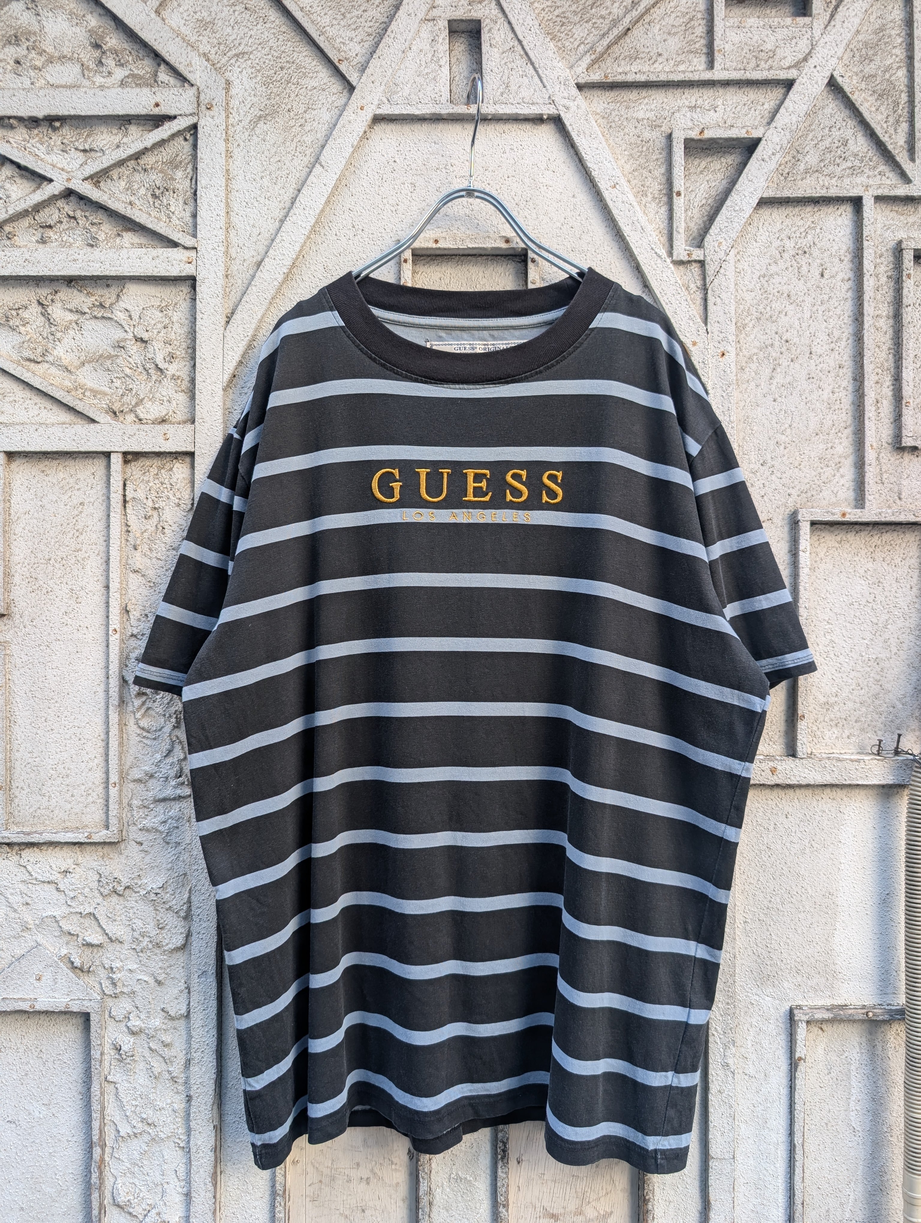 "GUESS" embroidery border tee