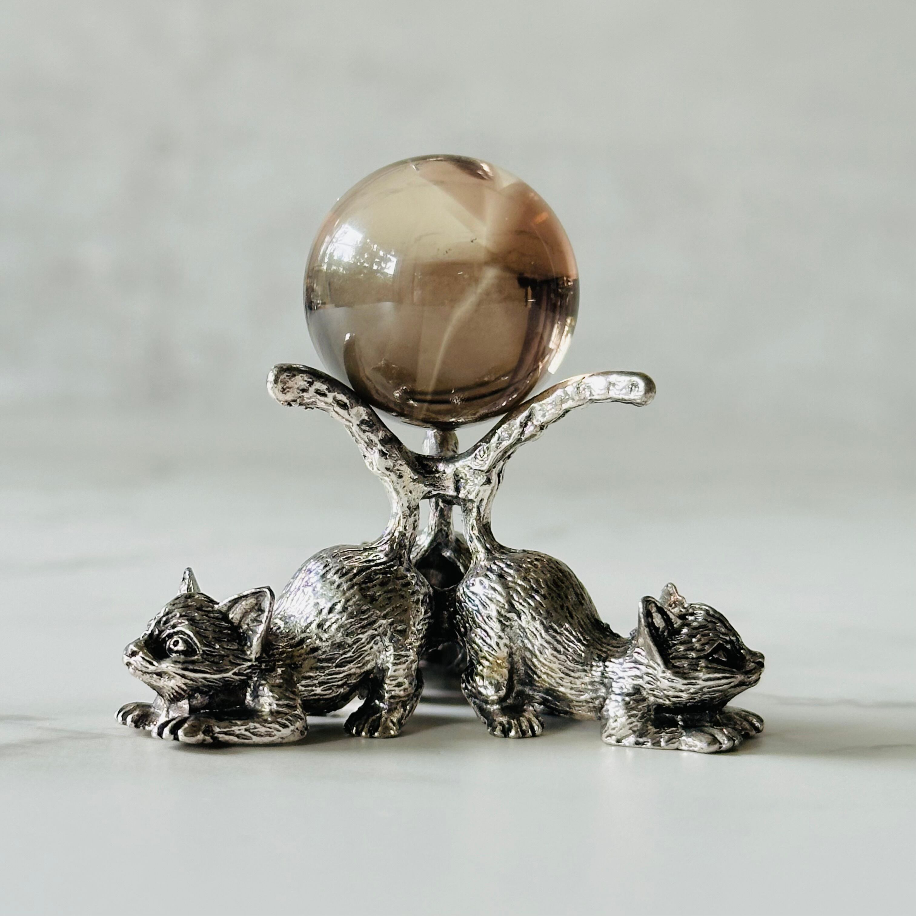 3匹の猫の台座（シルバー） | Mt.Sophia 天然石屋さん／マウントソフィア